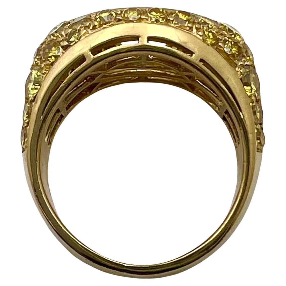 Taglio marquise Anello Bvlgari in oro 18k con diamante giallo Bombé in vendita
