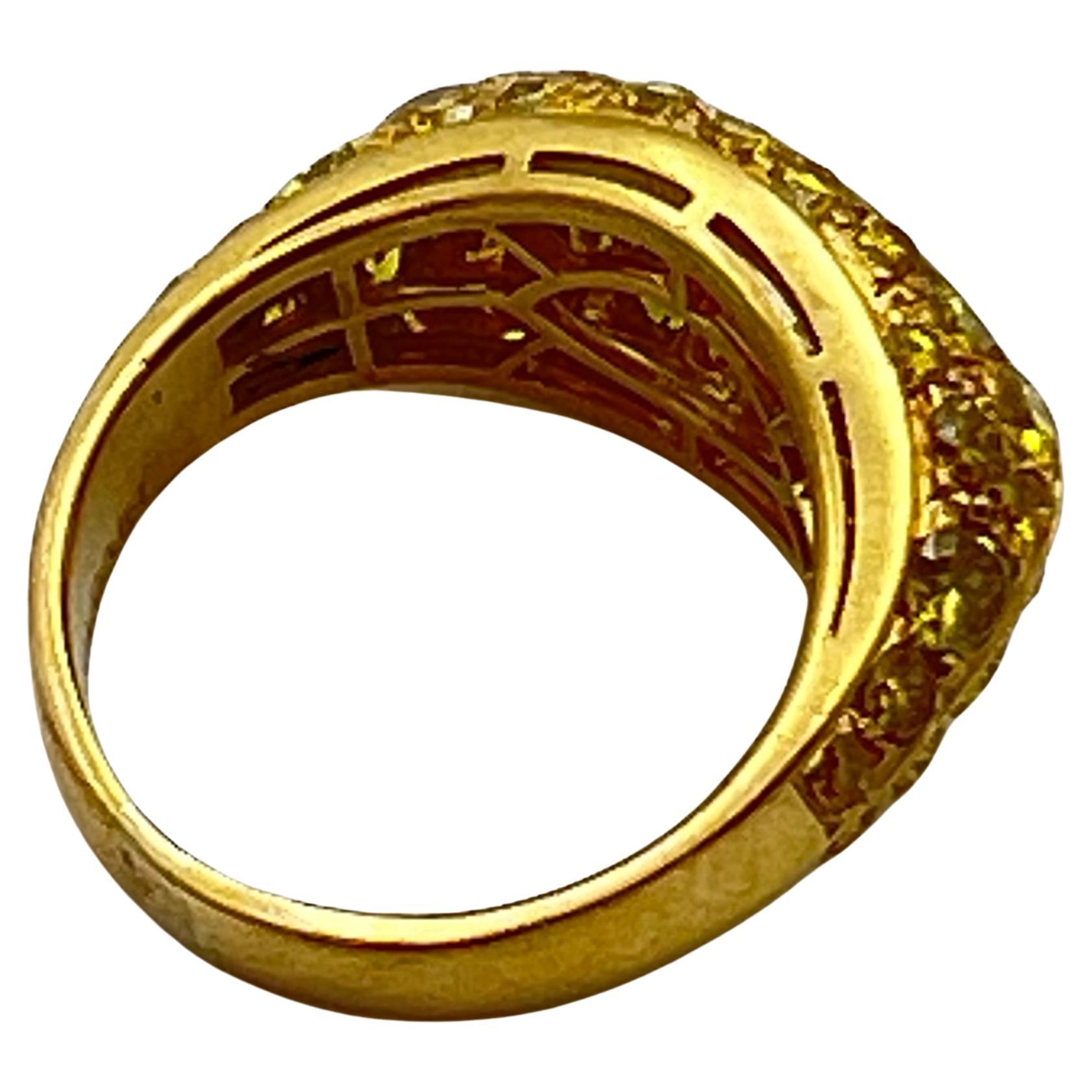 Anello Bvlgari in oro 18k con diamante giallo Bombé In condizioni ottime in vendita a Palm Beach, FL