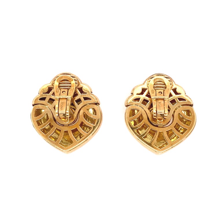 18k gold earrings, signed Bulgari 
Size/Dimensions: 2.6 x 2.2 cm (1 x 7/8 in)
Gross Weight: 36.1 grams
