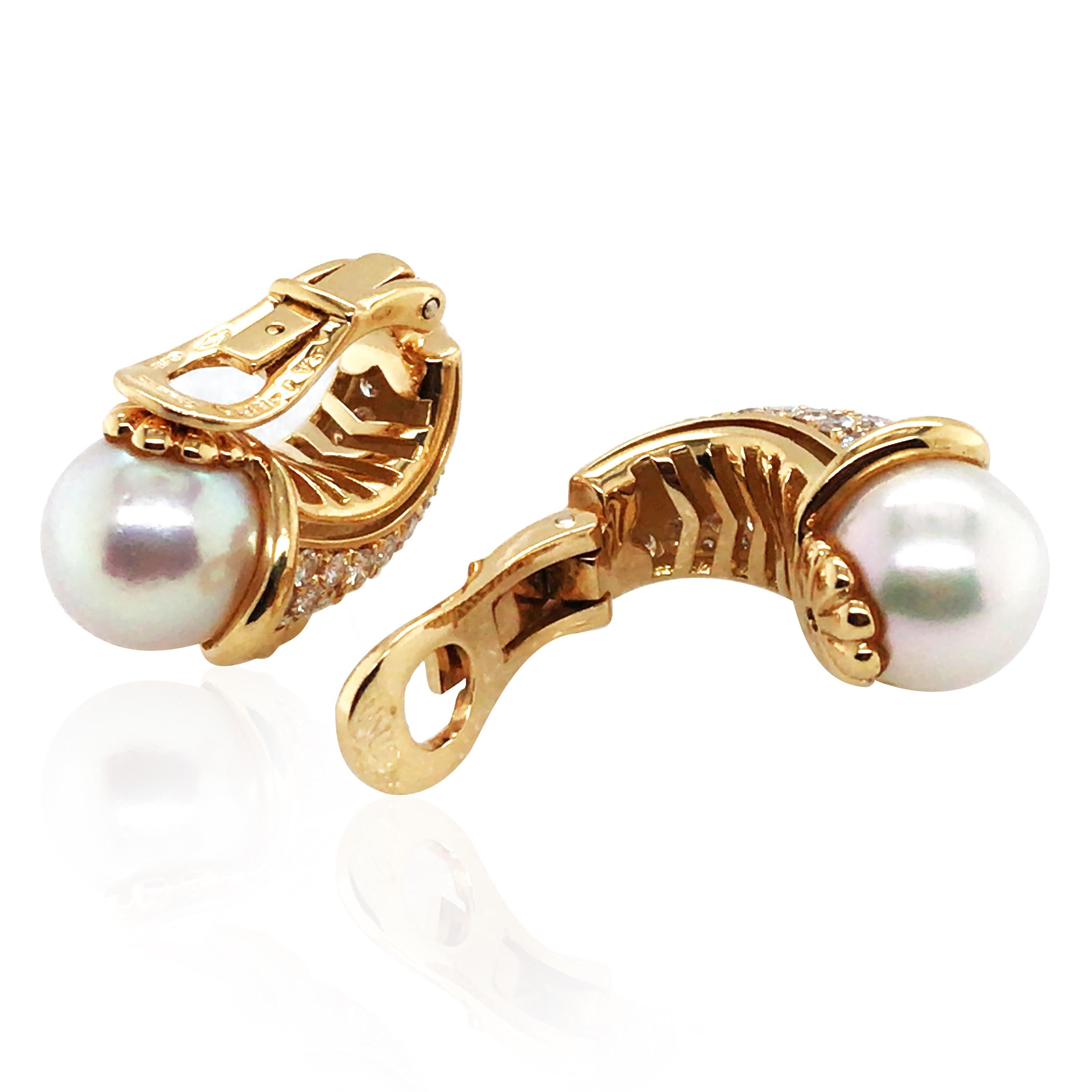 Bvlgari, 18K Gold Pearl Diamond Earrings In Good Condition For Sale In New York, NY
