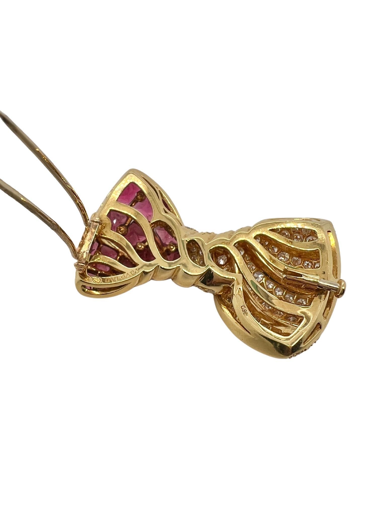 Spilla a fiocco con diamante e rubino in oro 18k Bvlgari In condizioni ottime in vendita a New York, NY