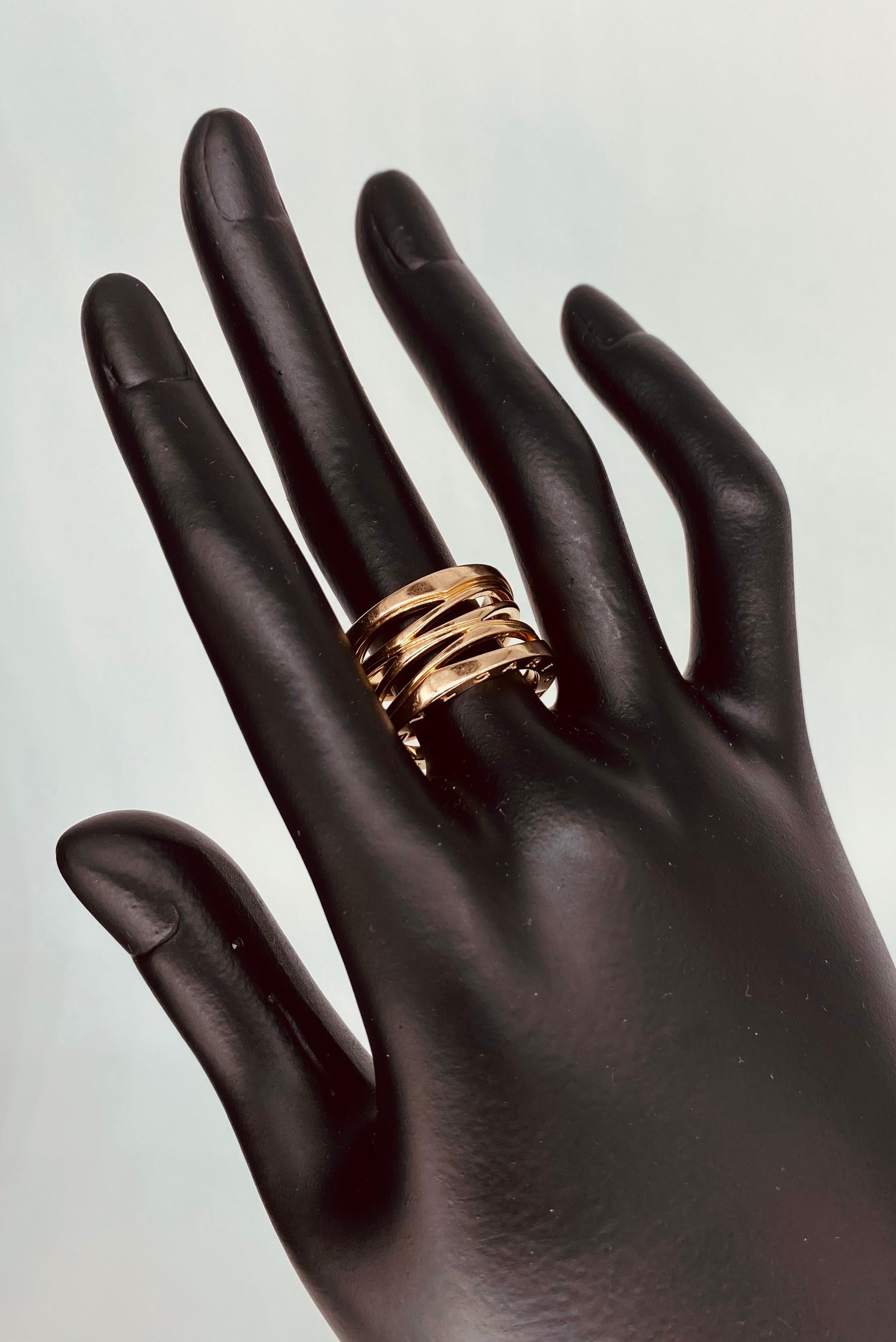 Bvlgari 18k Rose Gold B.ZERO1 3 Band Ring - Size 6
Inspired by the rigorous architecture of Rome’s iconic Colosseum, executed with an innovative and unconventional approach to jewelry design, B. zero1 celebrates the inspiring power of bold vision. A