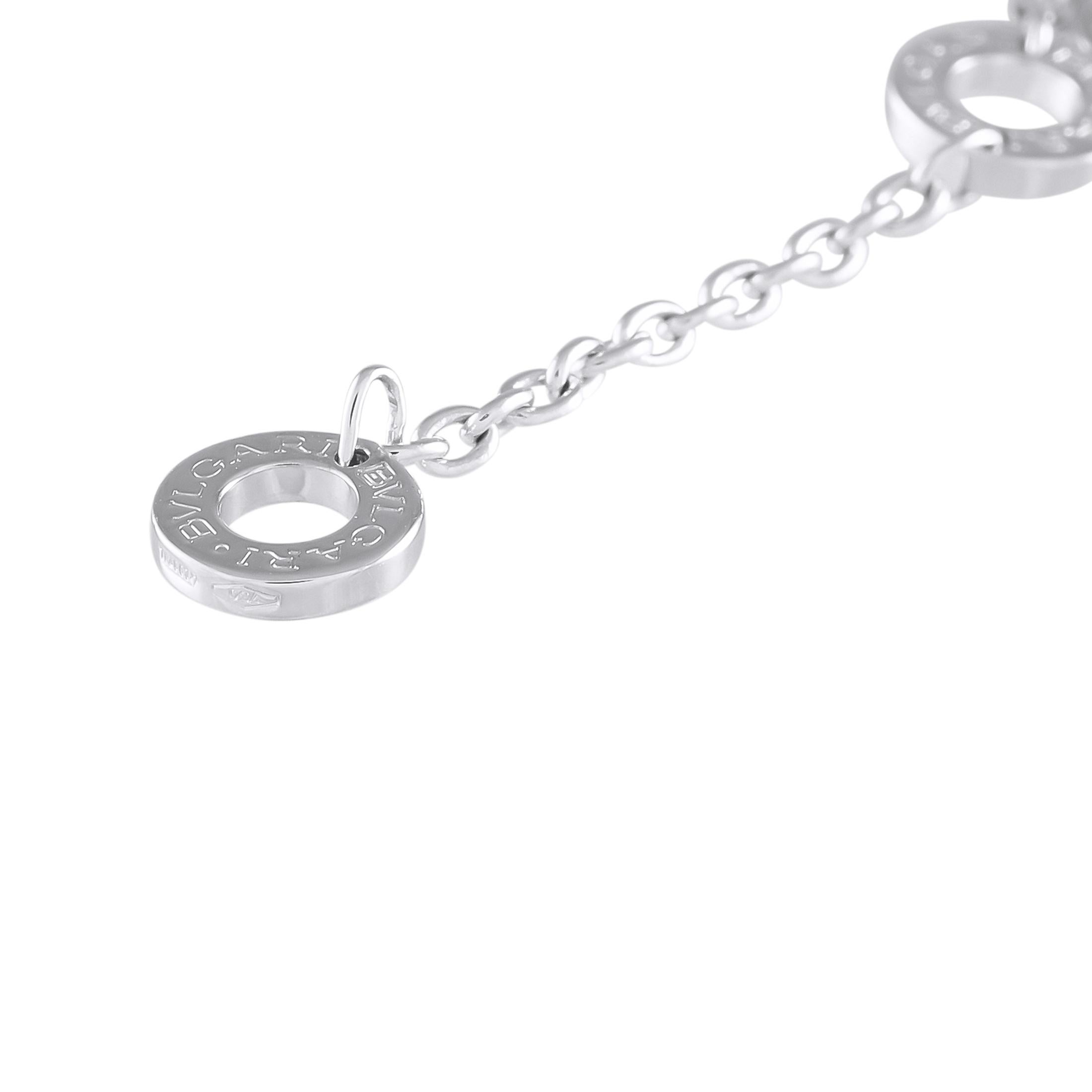 Bvlgari Collier en or blanc 18 carats avec diamants 0,09 carat Excellent état - En vente à Southampton, PA