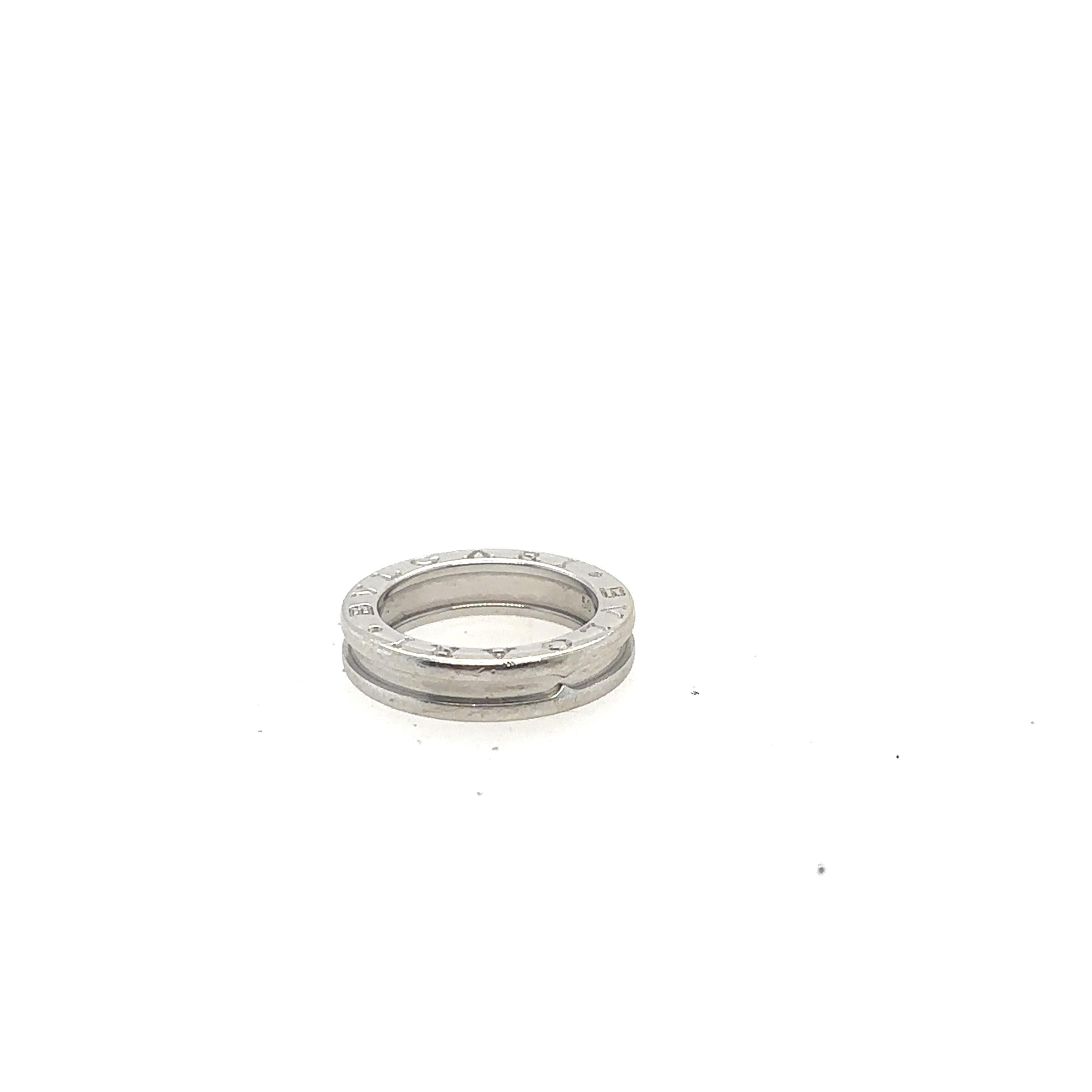 From the BVULGARI B Zero collection an 18k white gold 5mm single band. Stamped with BVULGARI around top of the ring, Size 5 and total weight 5.8 grams.