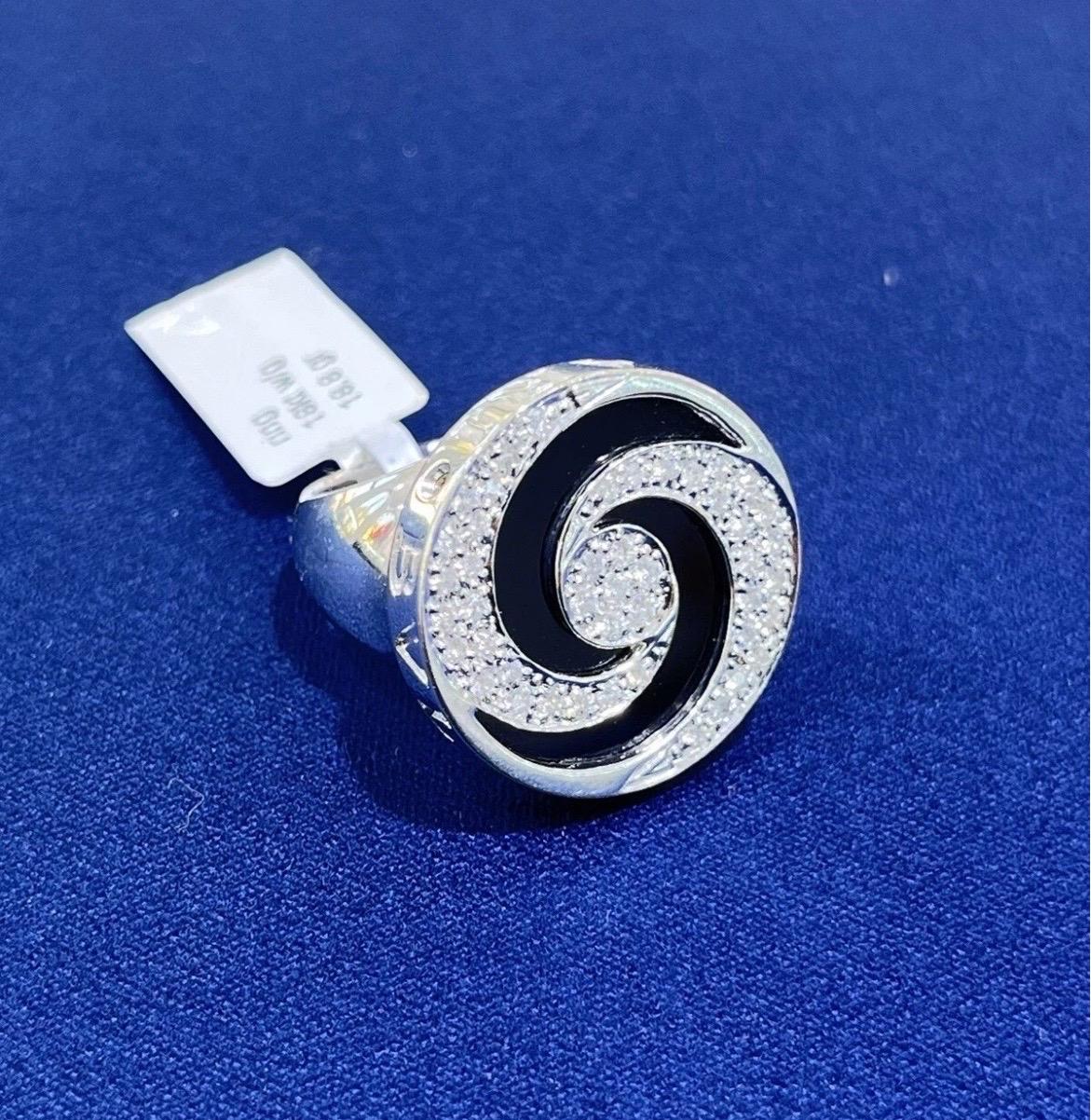 BVLGARI 18k White Gold Diamond & Onyx Spinner Ring Size 6.25 For Sale 7