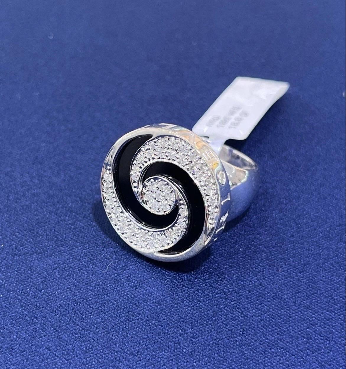 BVLGARI Bague Spinner en or blanc 18 carats, diamant et onyx, taille 6,25 en vente 10