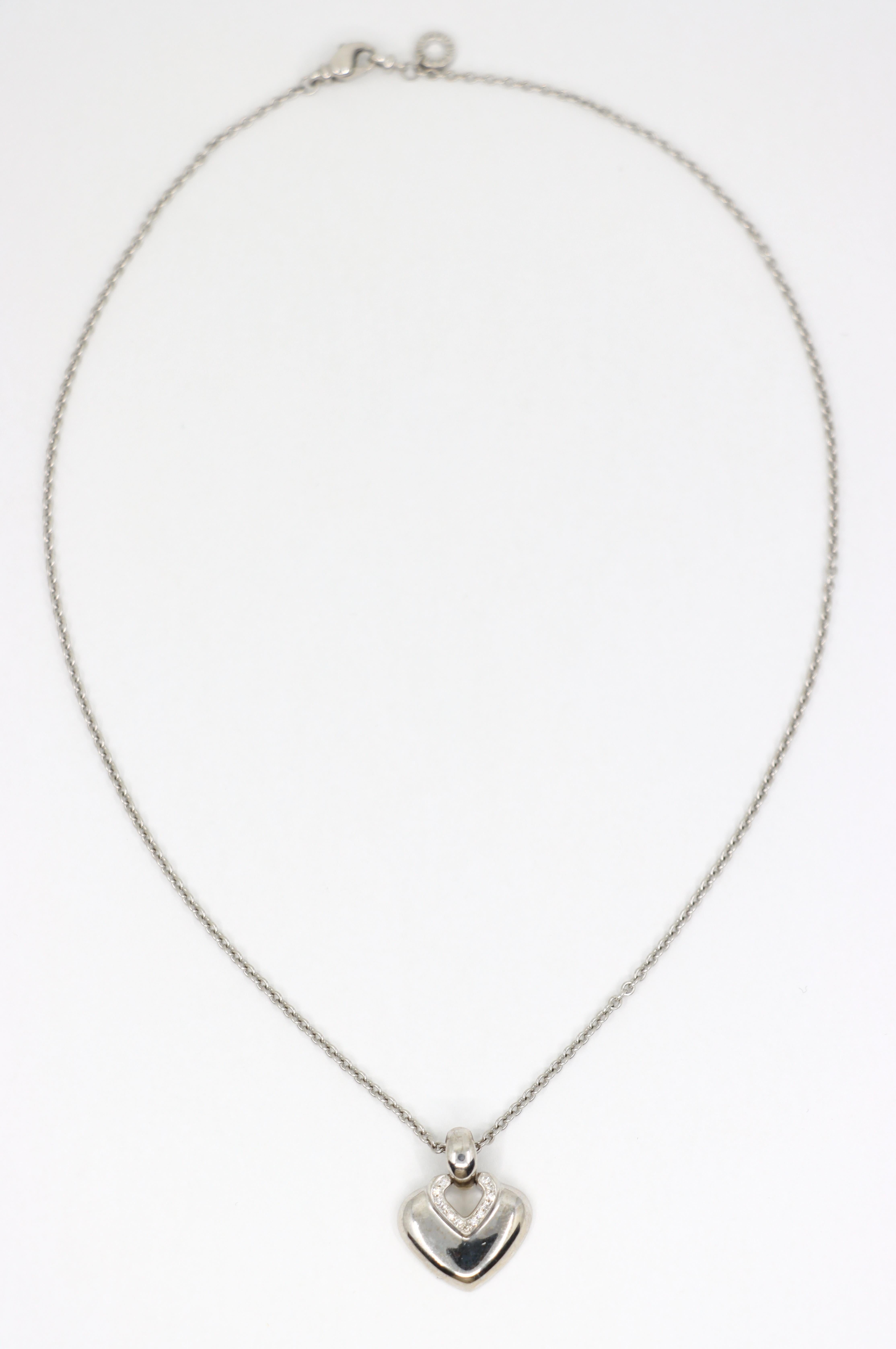 BVLGARI 18K White Gold Heart Shape Pendant Necklace In Good Condition For Sale In Flushing, NY