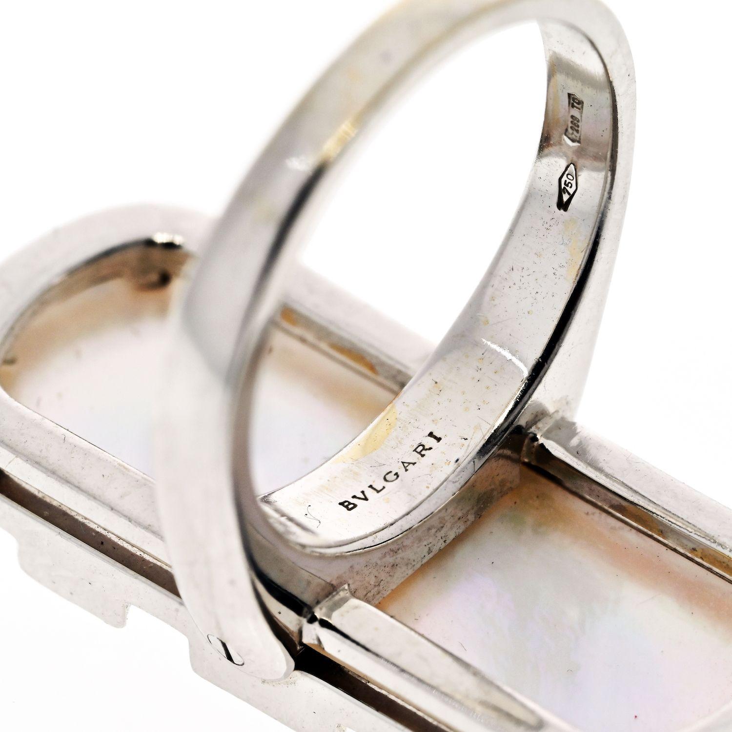 Bvlgari Cocktail-Ring, 18 Karat Weißgold Perlmutt Illusion Diamant im Zustand „Hervorragend“ im Angebot in New York, NY