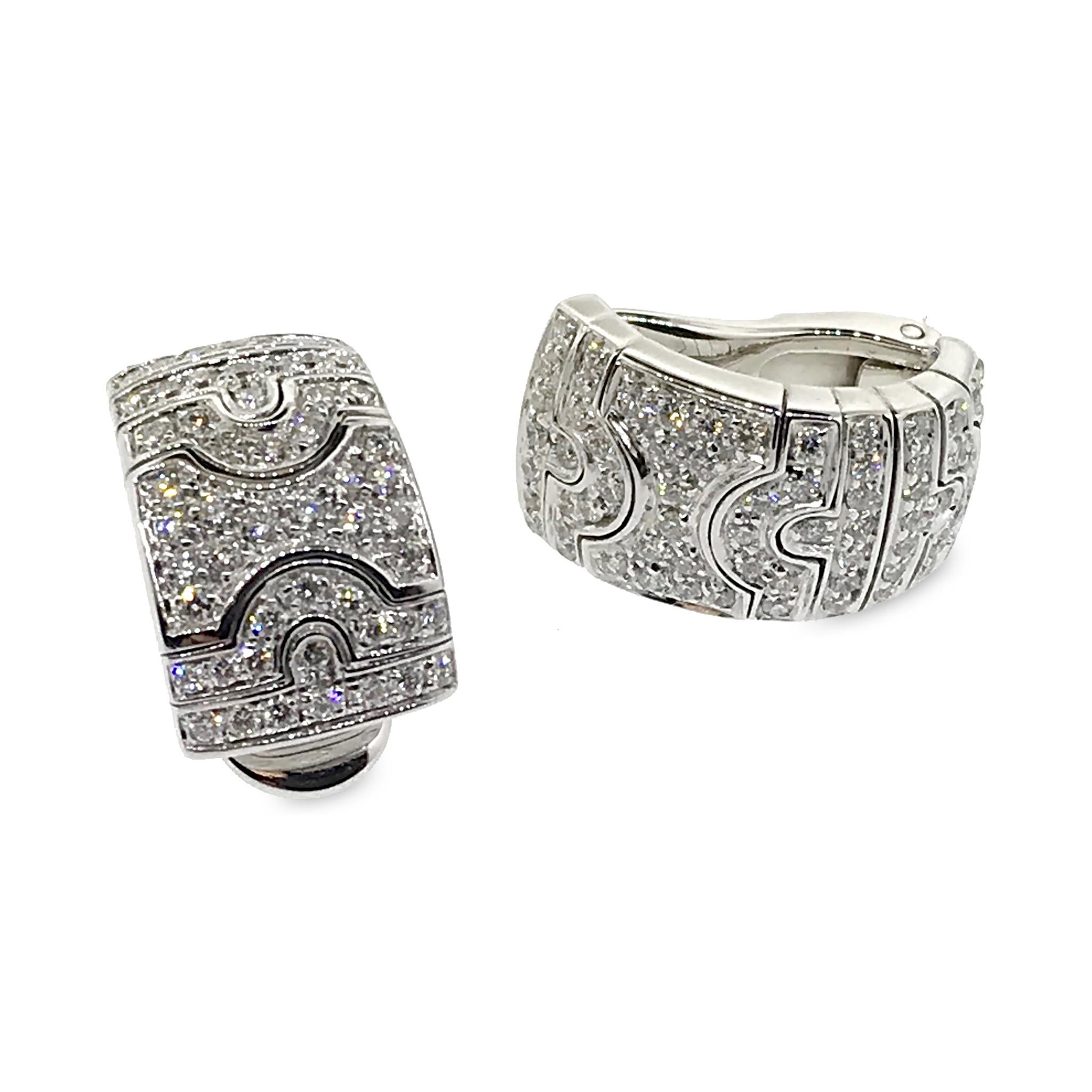 Bvlgari 18 Karat White Gold Parentesi Diamond Earrings im Zustand „Hervorragend“ in New York, NY