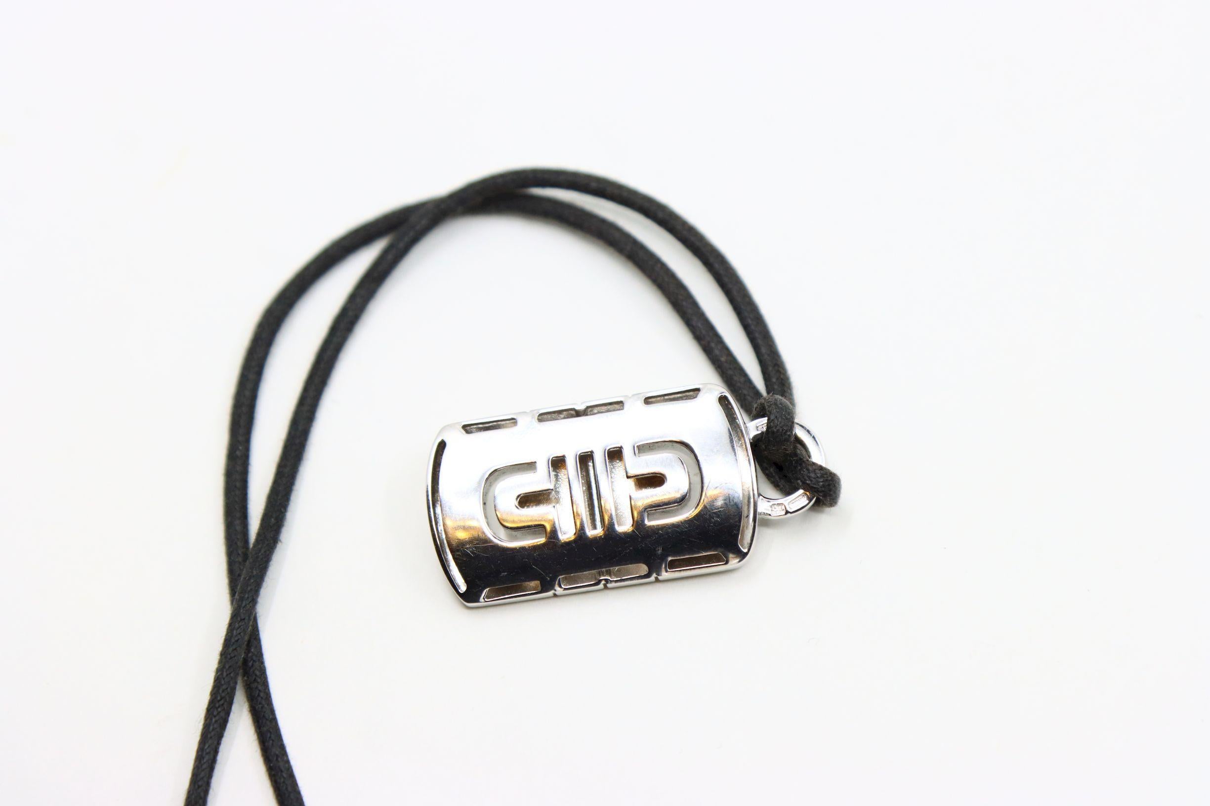 BVLGARI 18K Weißgold Parentesi Anhänger Leder Corde Halskette im Angebot 4