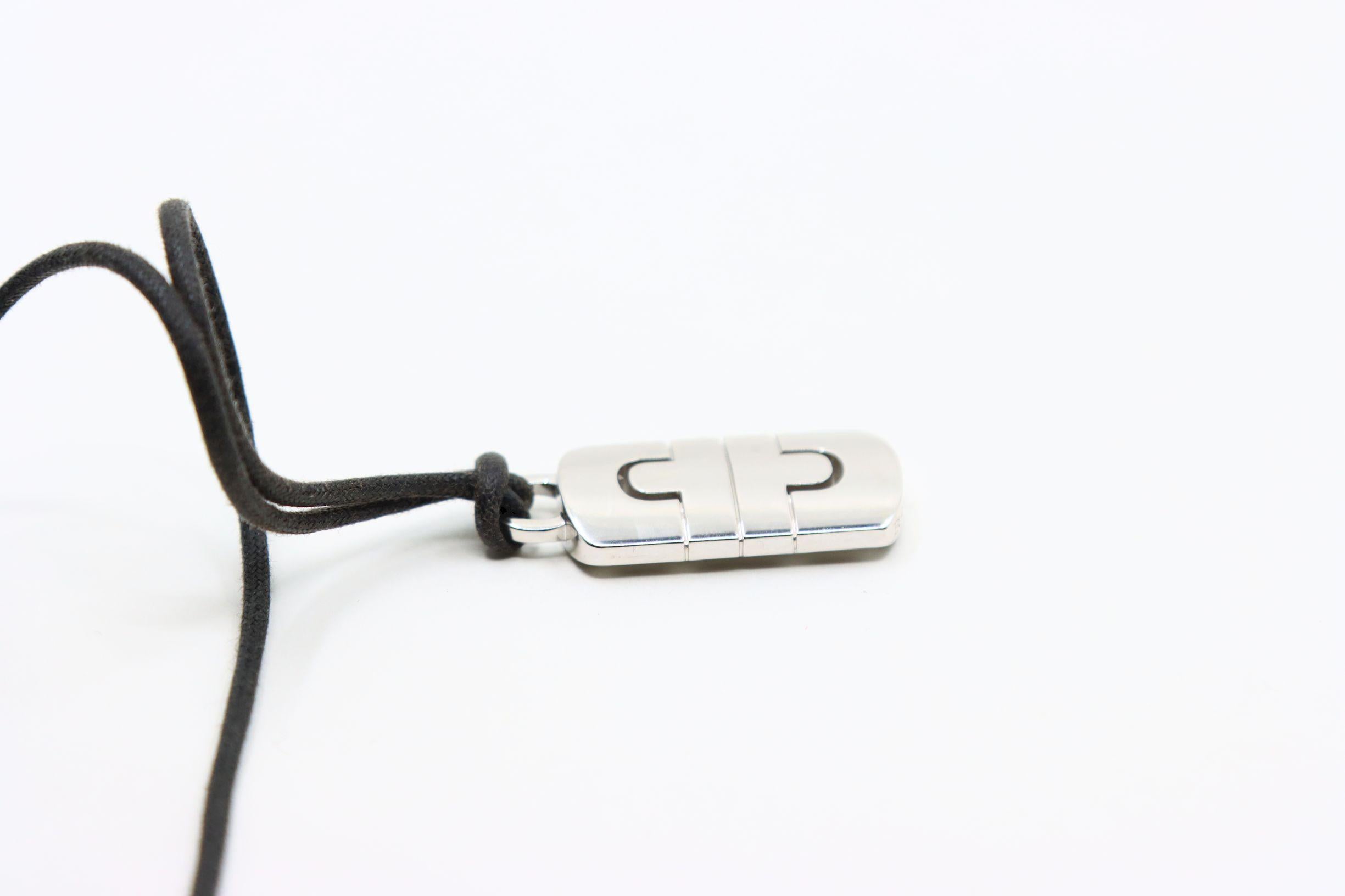 BVLGARI 18K Weißgold Parentesi Anhänger Leder Corde Halskette im Angebot 5