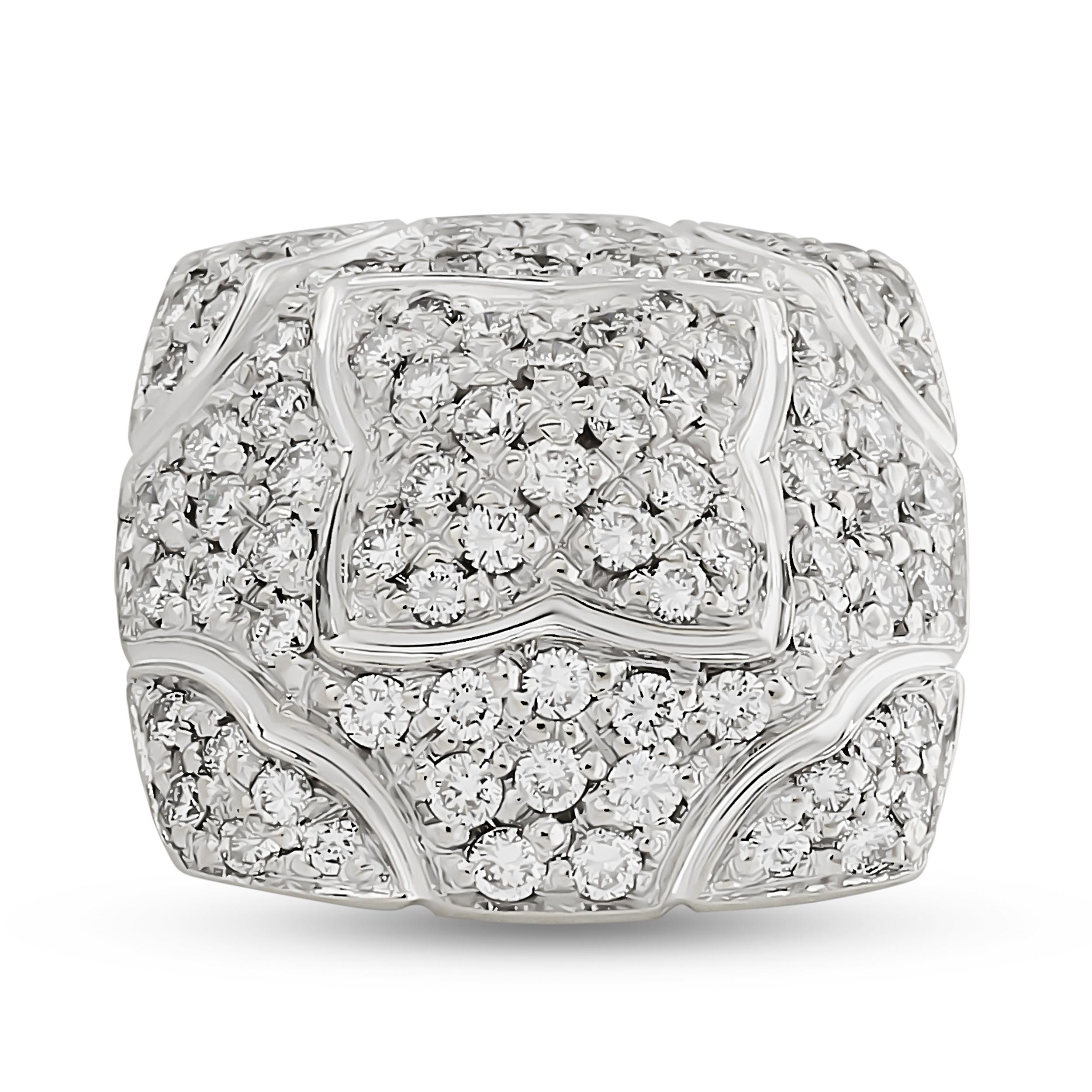 Taglio rotondo Orecchini quadrati Bvlgari in oro bianco 18k con pavé di diamanti in vendita