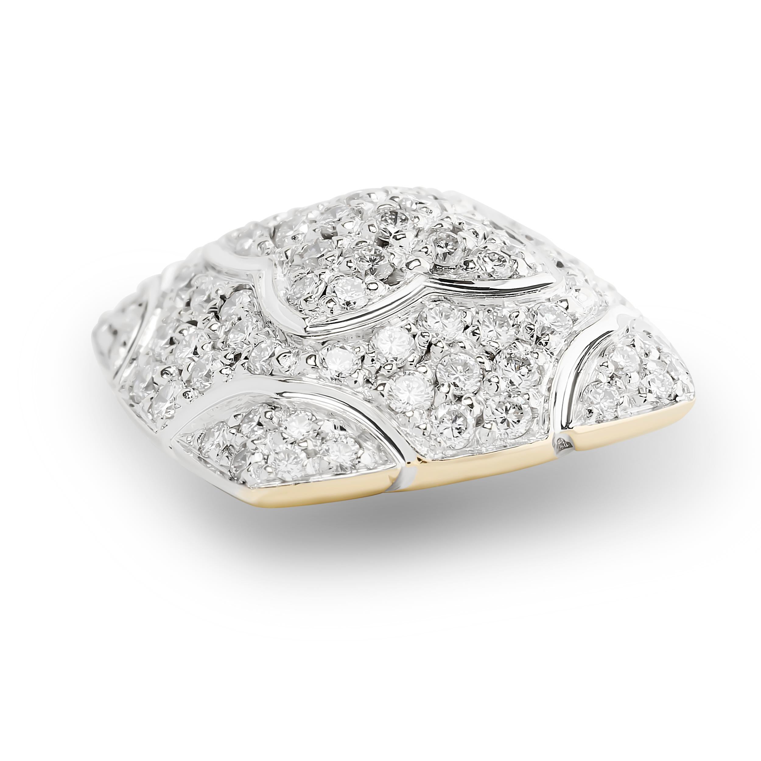 Orecchini quadrati Bvlgari in oro bianco 18k con pavé di diamanti In condizioni buone in vendita a Philadelphia, PA