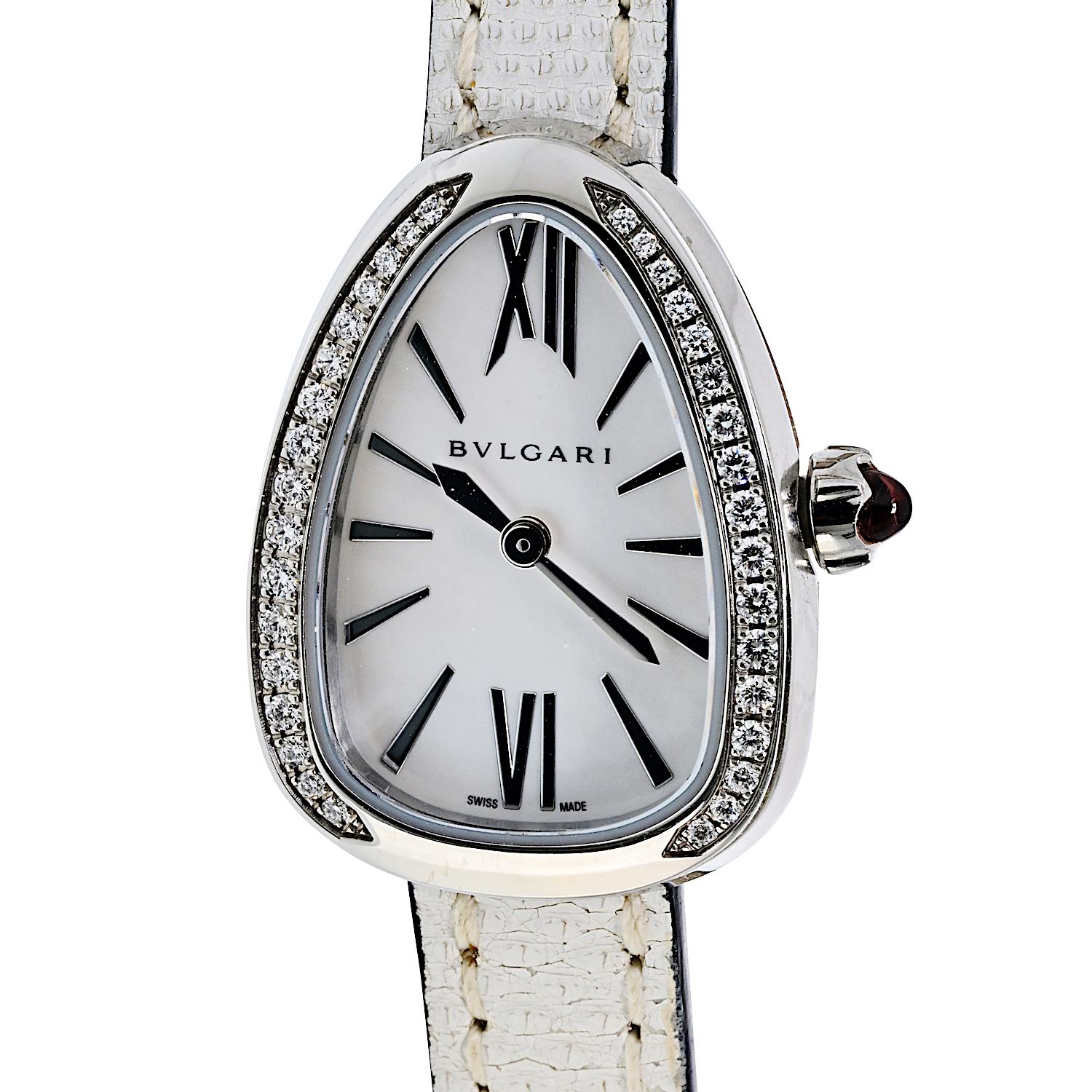 Moderno Orologio da donna Bvlgari Serpenti in oro bianco 18 carati con quadrante bianco e bracciale in pelle con diamanti in vendita