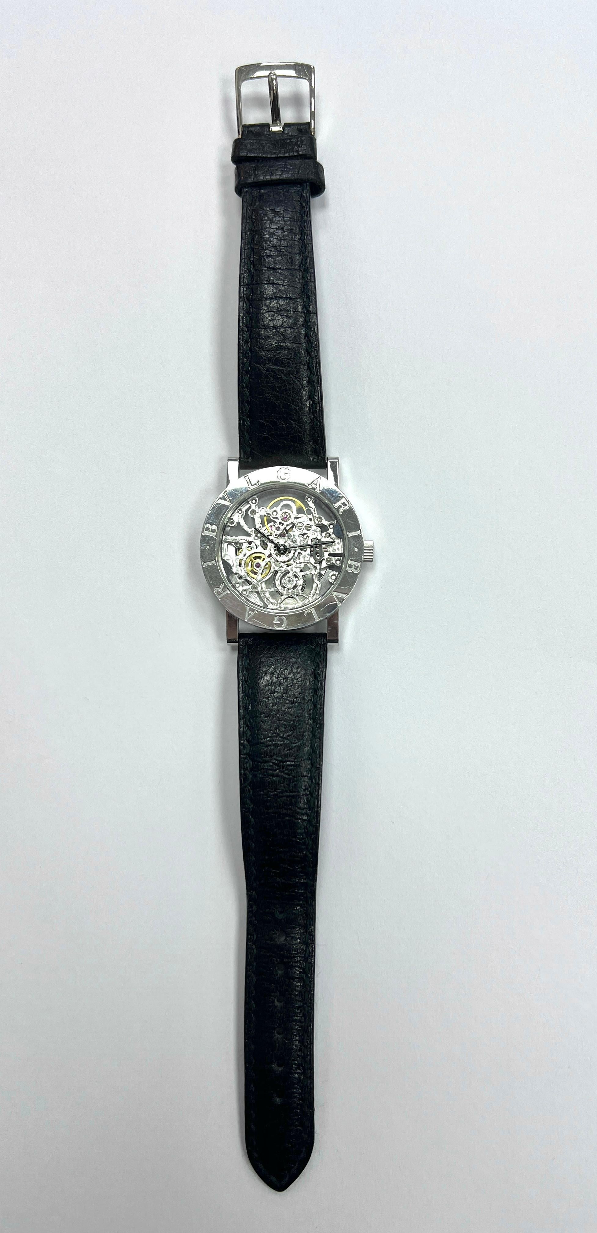 Skelettierte Armbanduhr aus 18 Karat Weißgold von Bvlgari mit einer Bvlgari-Schließe aus 18 Karat Weißgold - kultiger italienischer Luxus

Diese kühne und zugleich raffinierte Uhr ist ein wahres Statement moderner Eleganz und mechanischer