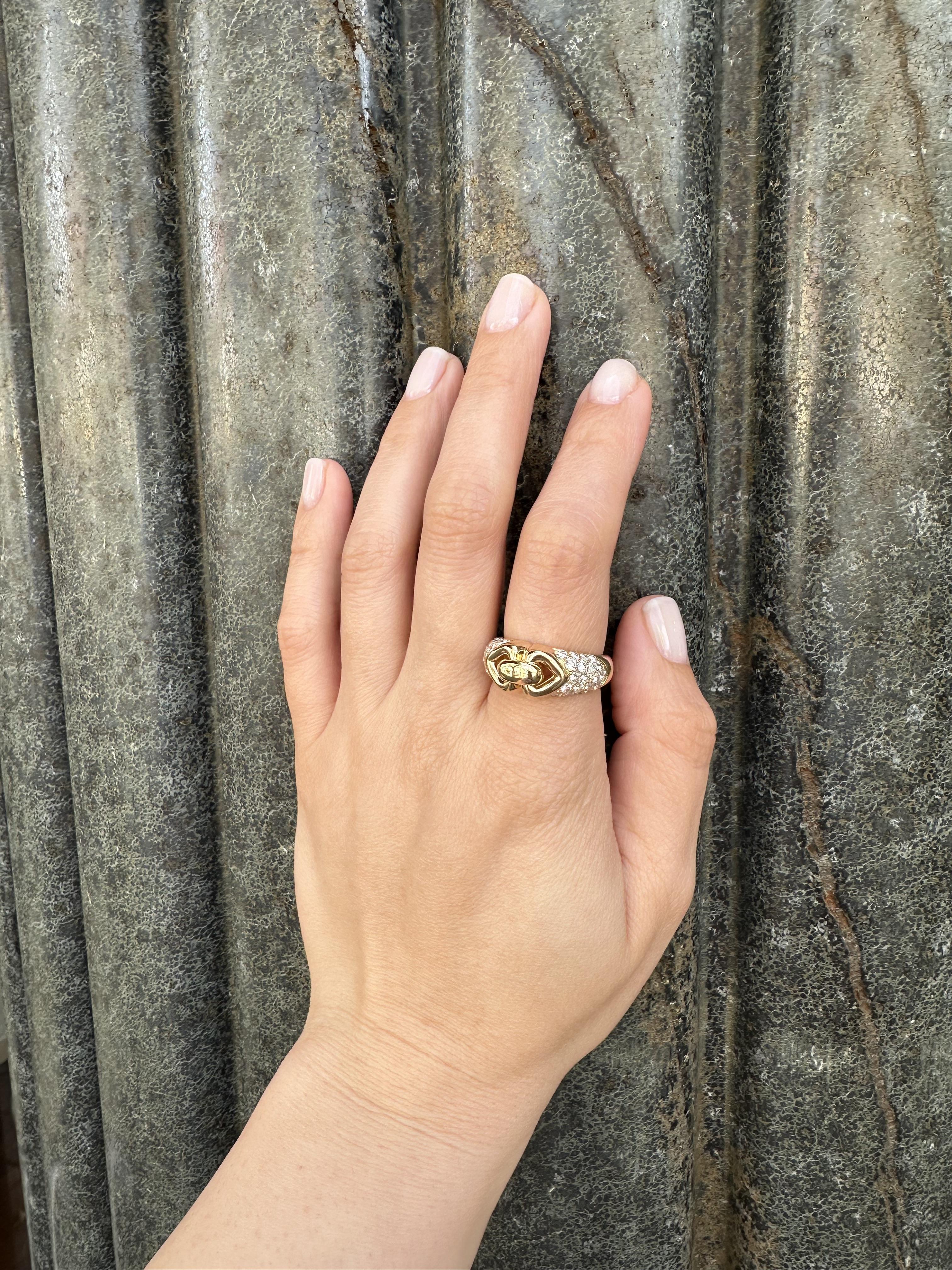 Bvlgari Or jaune 18k 1.40ctw Pave Diamond Doppio Double Heart Ring en vente 2