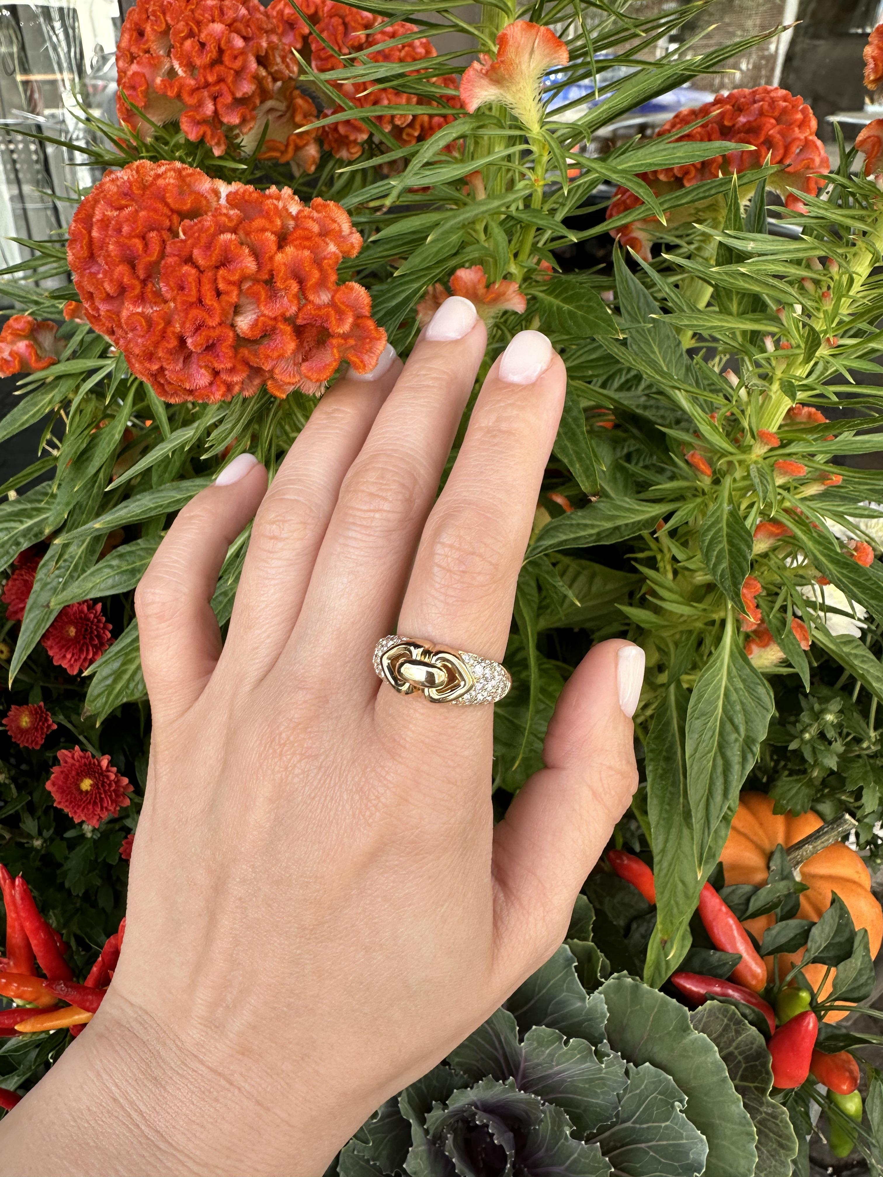 Bvlgari Or jaune 18k 1.40ctw Pave Diamond Doppio Double Heart Ring en vente 3