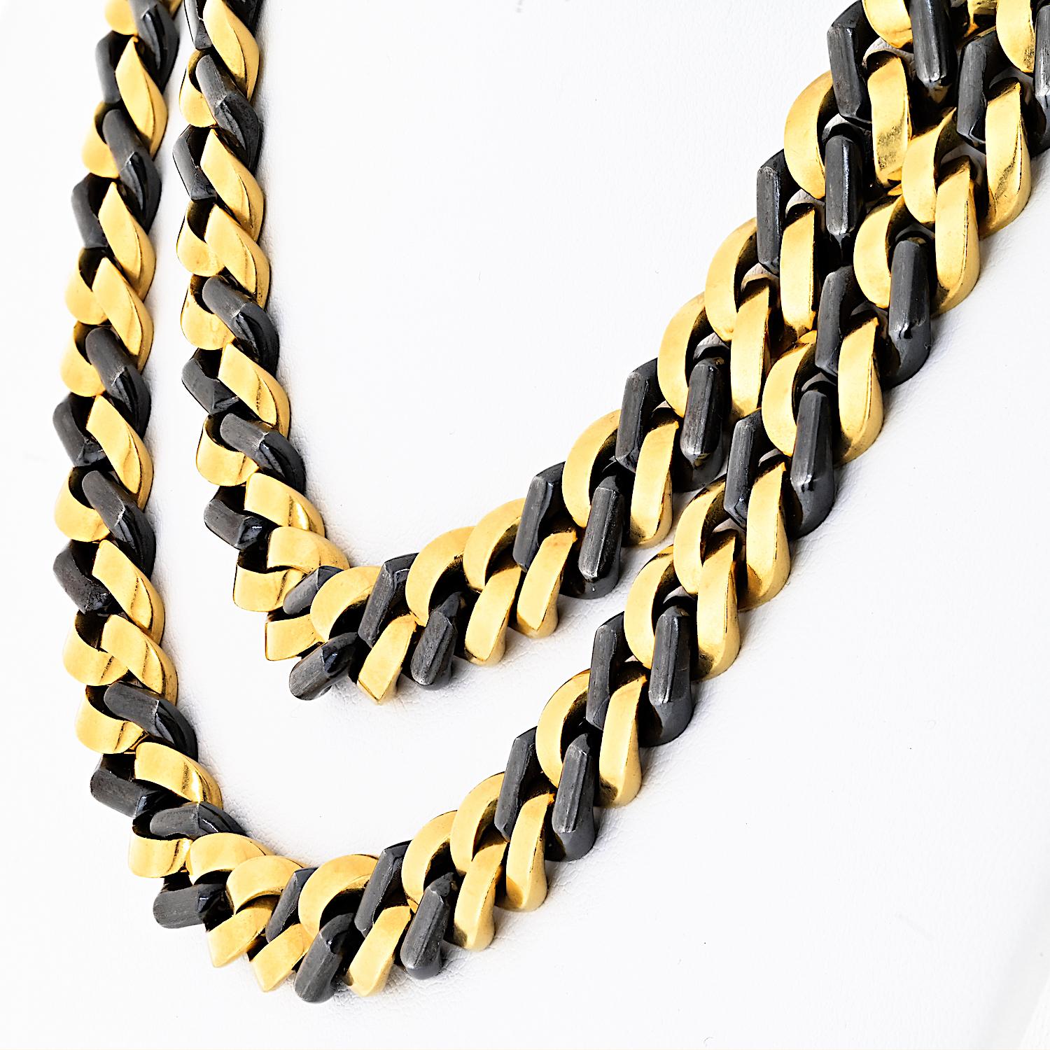 Bvlgari, collier long à maillons incurvés en or jaune 18 carats de 34 pouces Pour femmes en vente