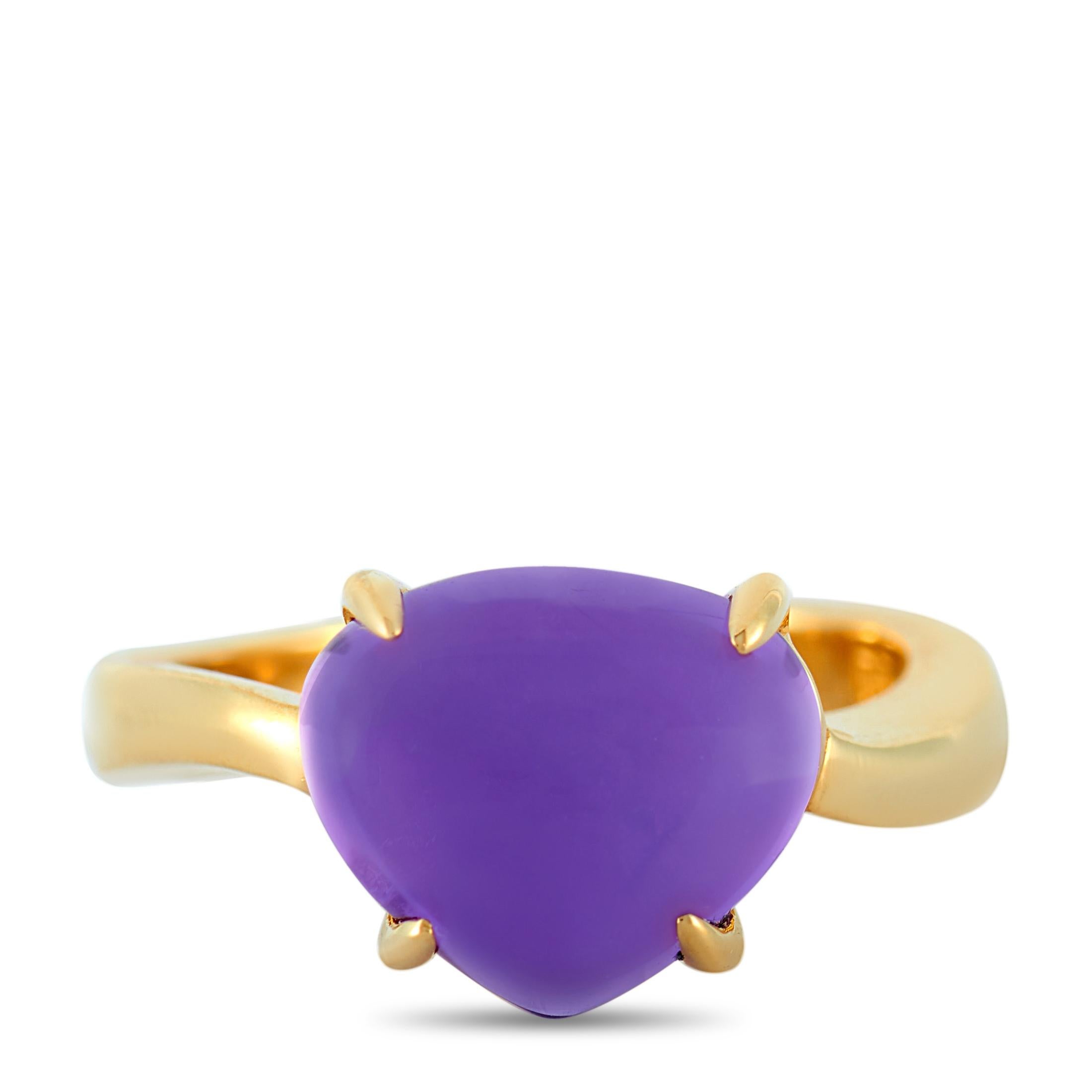 This Bvlgari ring is made of 18K yellow gold and embellished with an amethyst. The ring weighs 5.9 grams and boasts band thickness of 3 mm and top height of 6 mm, while top dimensions measure 11 by 9 mm.
 
 Offered in estate condition, this item