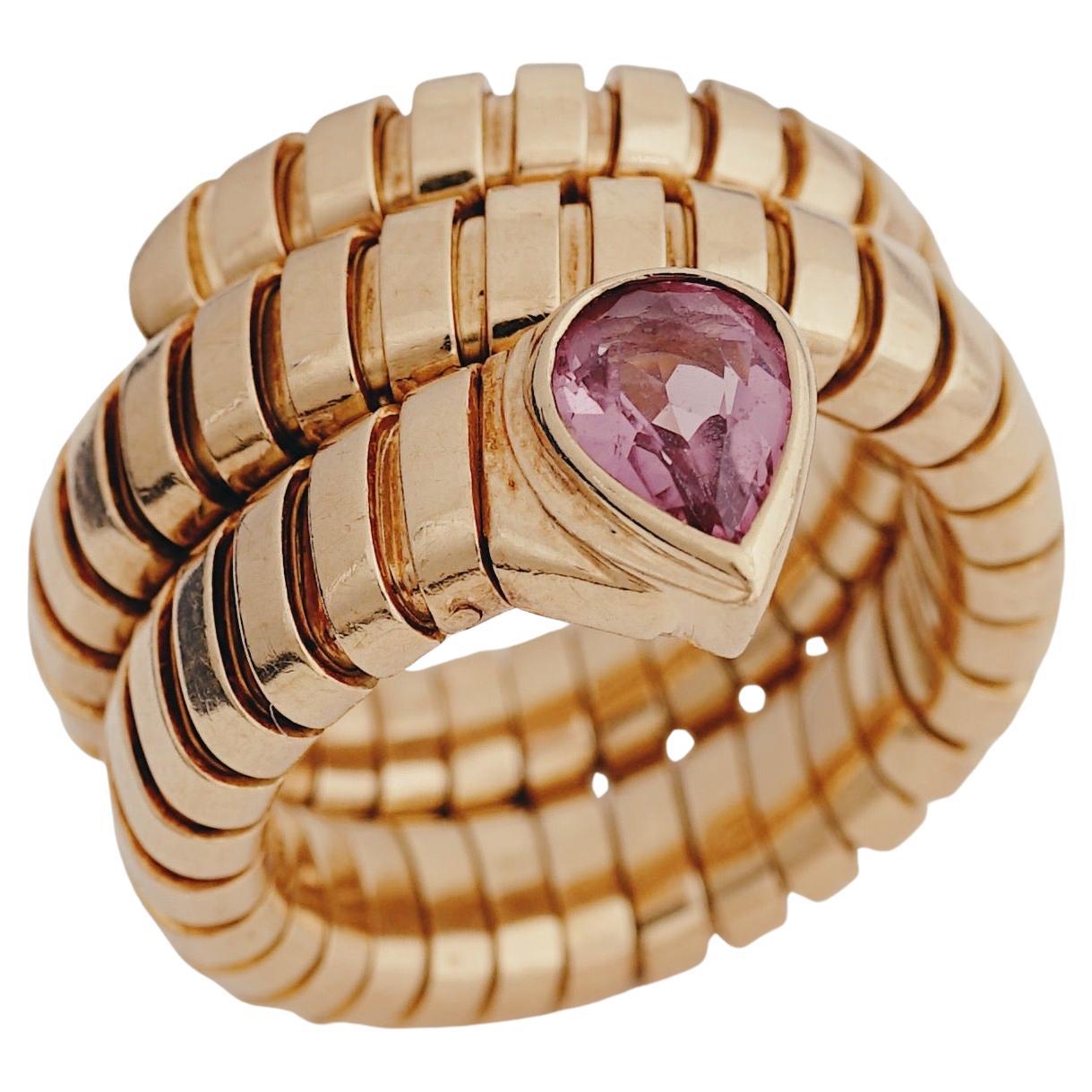 Bvlgari, bague "Serpenti" en or jaune 18 carats et tourmaline rose tubogas, C. 1980