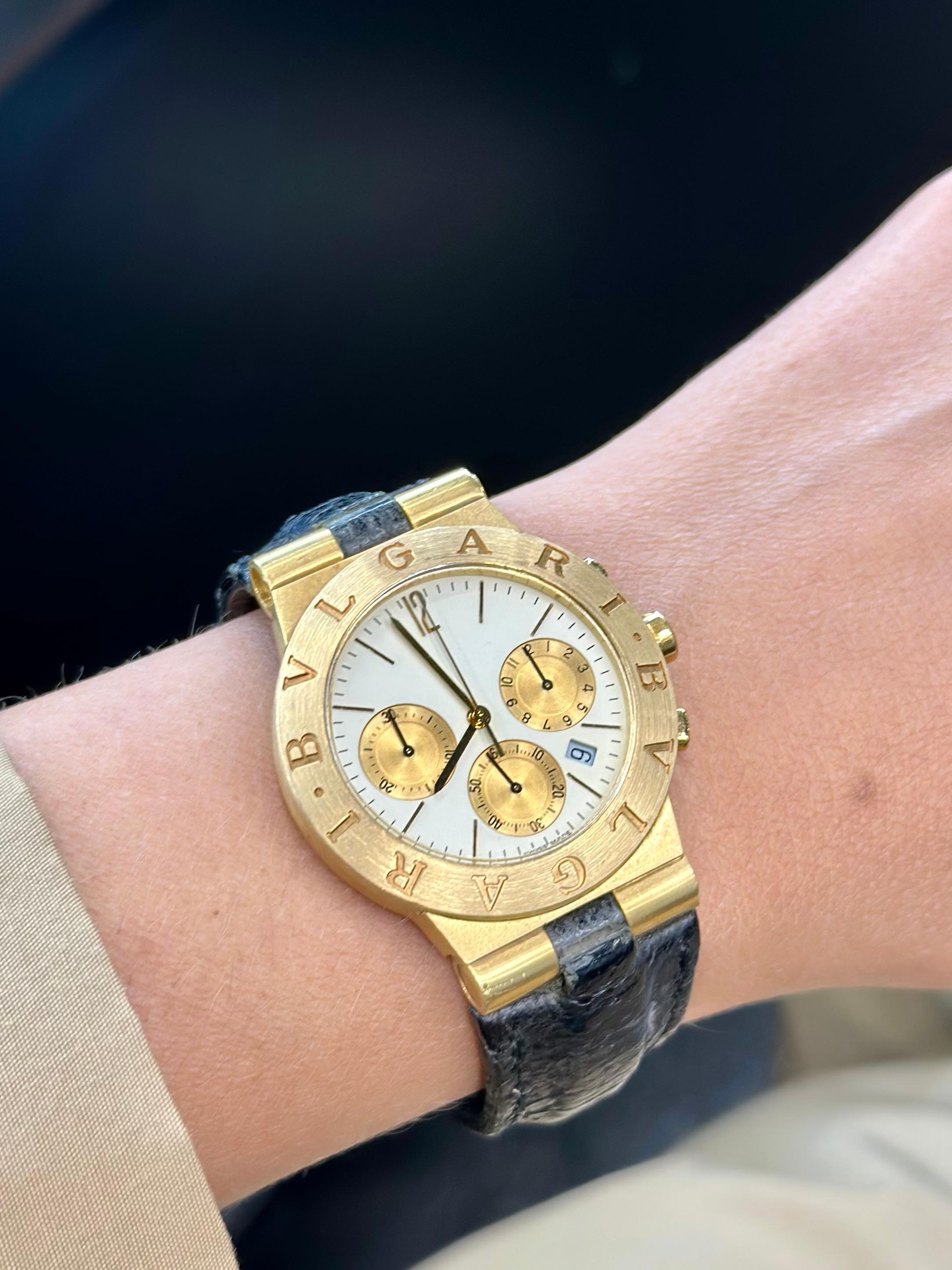 Bvlgari 18k Yellow Gold Diagono Chronograph Unisex Watch In Excellent Condition In New York, NY