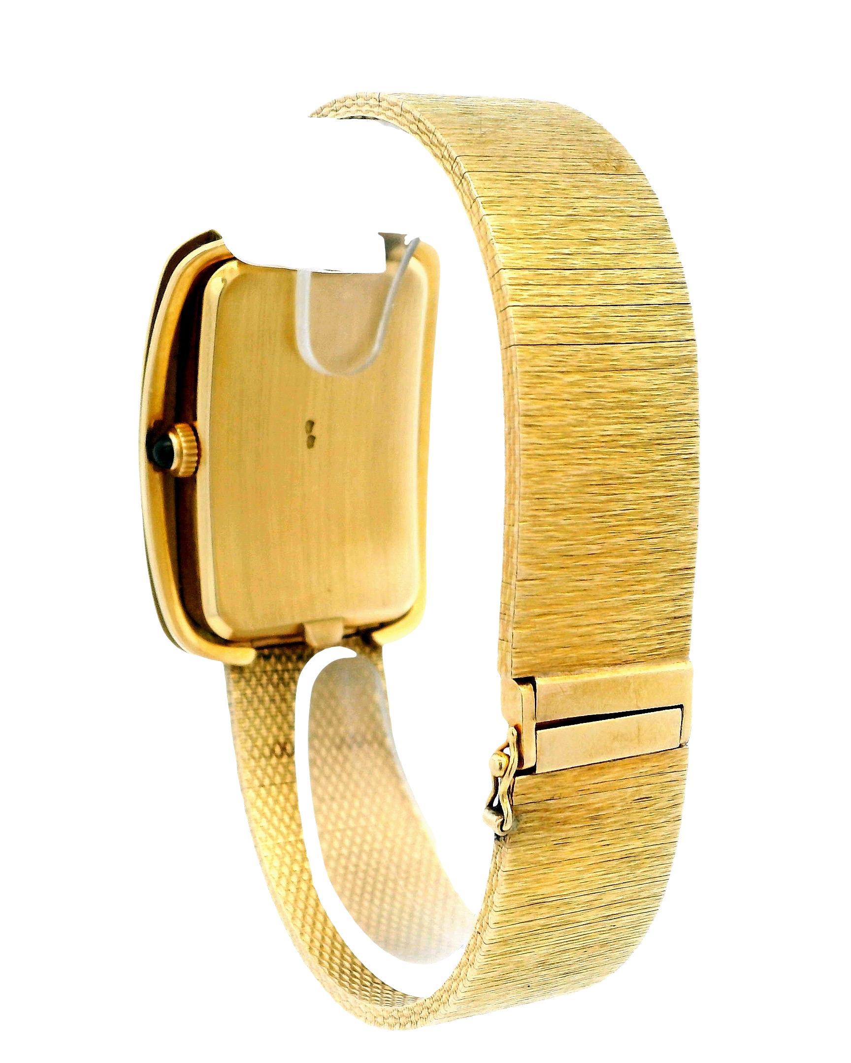 Women's or Men's Bvlgari 18k Yellow gold Manual Movement Watch For Sale
