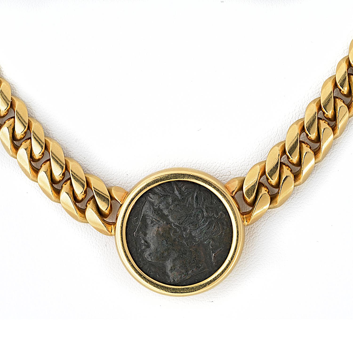Collana di monete Bvlgari in oro giallo 18 carati Monet del IV secolo a.C. In condizioni ottime in vendita a New York, NY