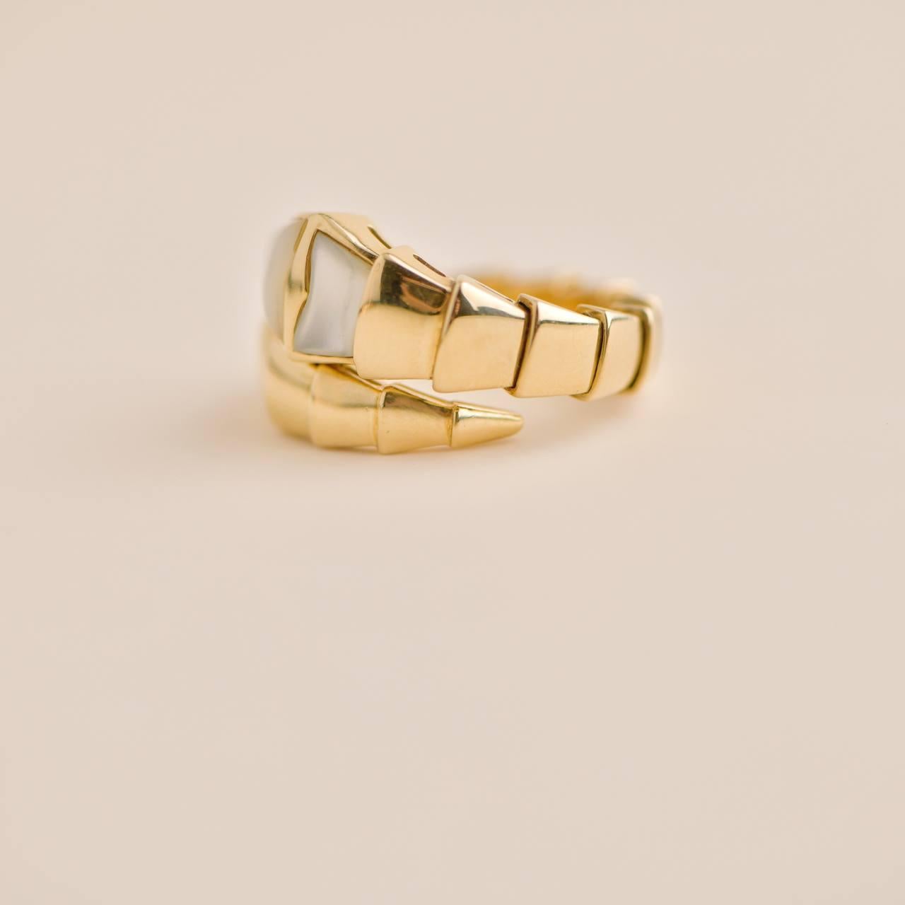 Bvlgari 18K Yellow Gold Mother Of Pearl Serpenti Viper Ring Size M In Excellent Condition For Sale In Banbury, GB