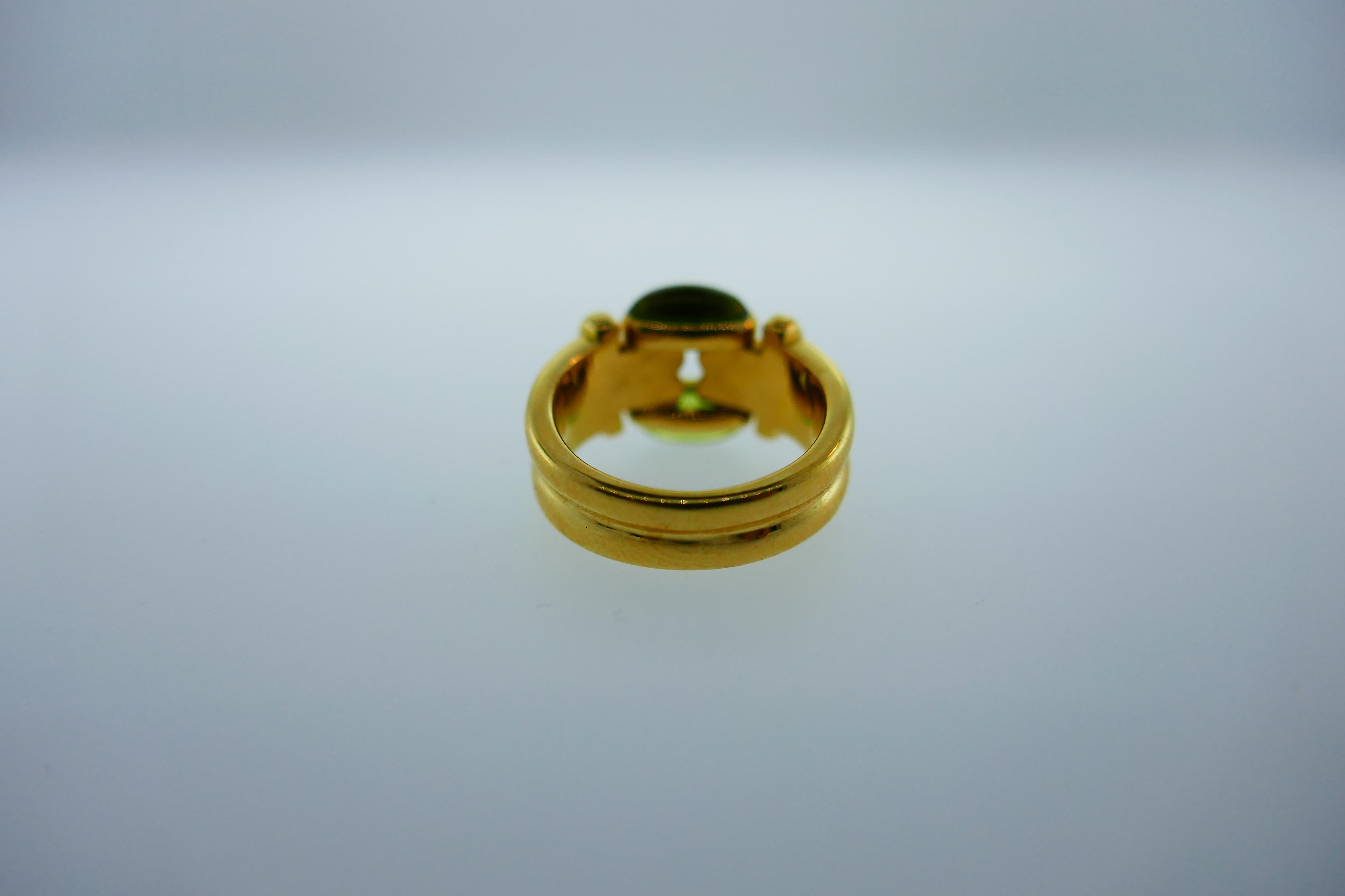 Bvlgari 18 Karat Yellow Gold and Peridot Ring Vintage 1