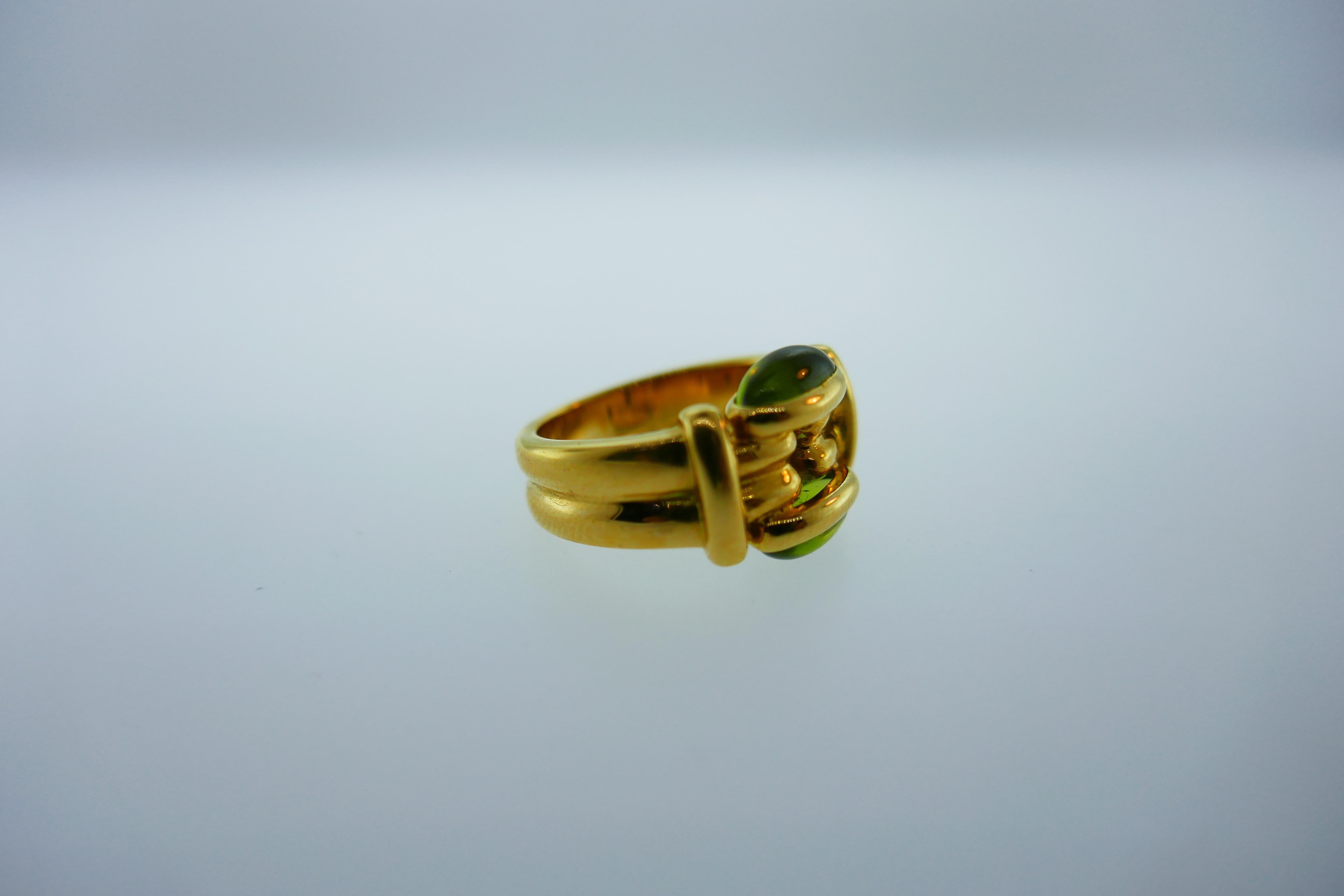 Bvlgari 18 Karat Yellow Gold and Peridot Ring Vintage 3