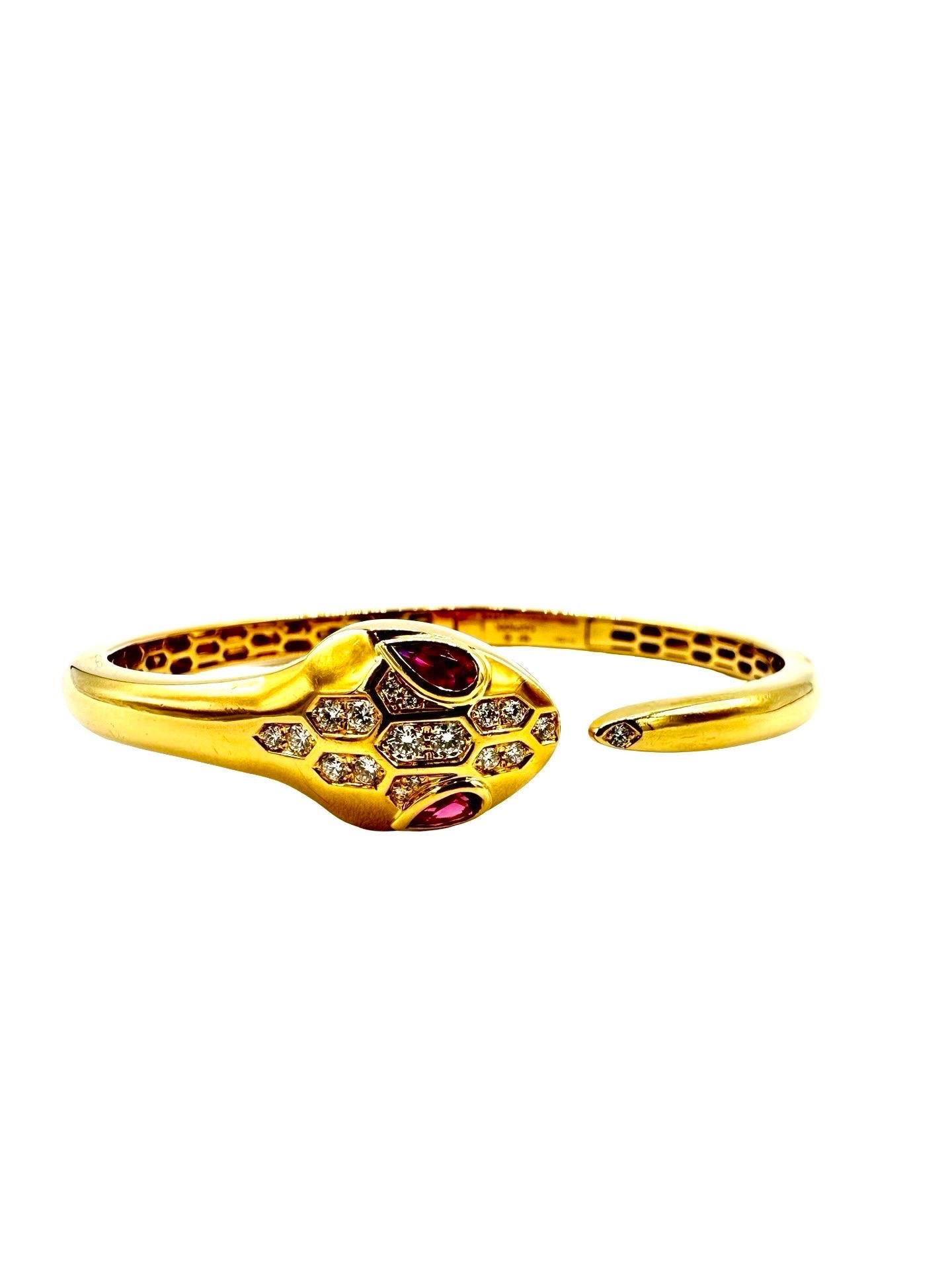 Moderno Bracciale Serpenti Petite Diamond Snake in oro giallo 18 carati Bvlgari in vendita