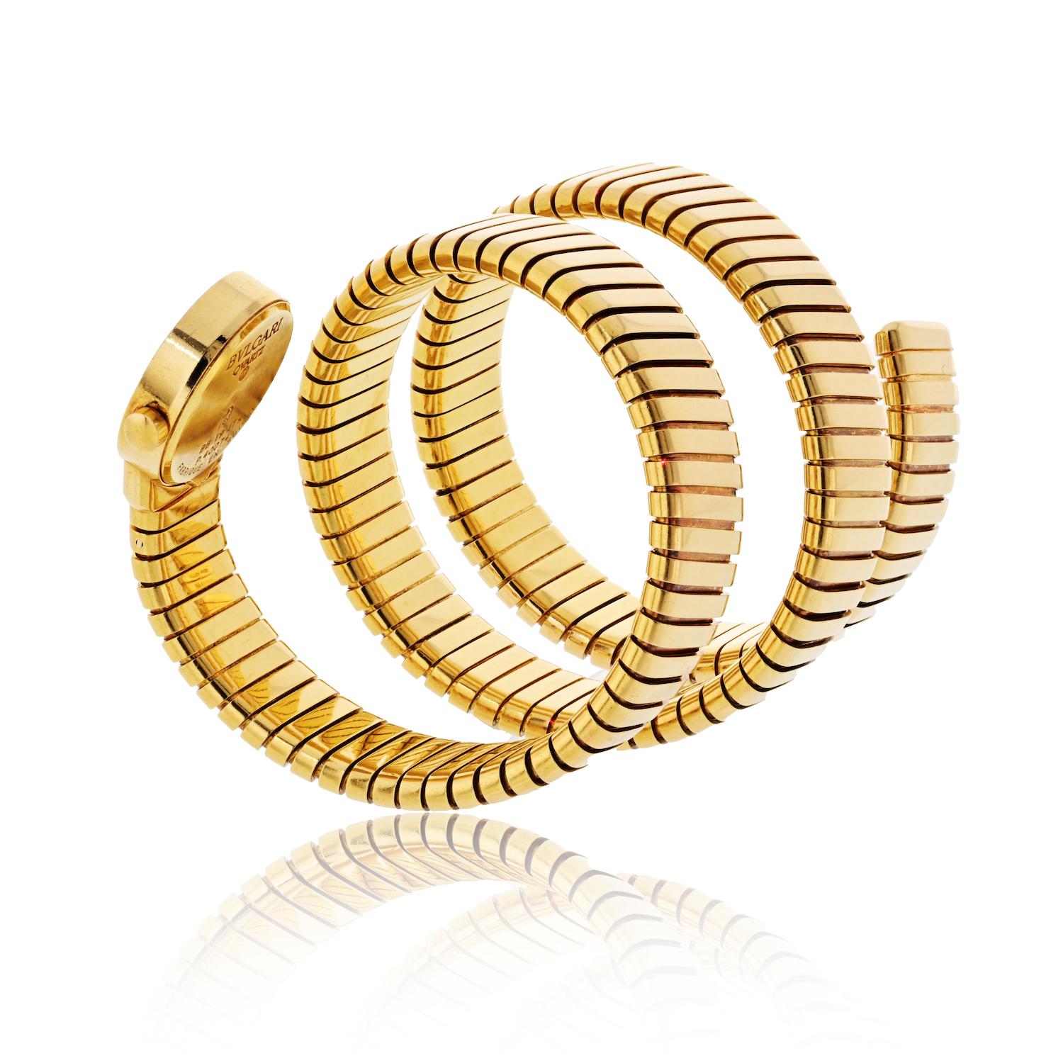 Bvlgari 18K Yellow Gold Serpenti Vintage BB19 1 T Watch In Excellent Condition For Sale In New York, NY