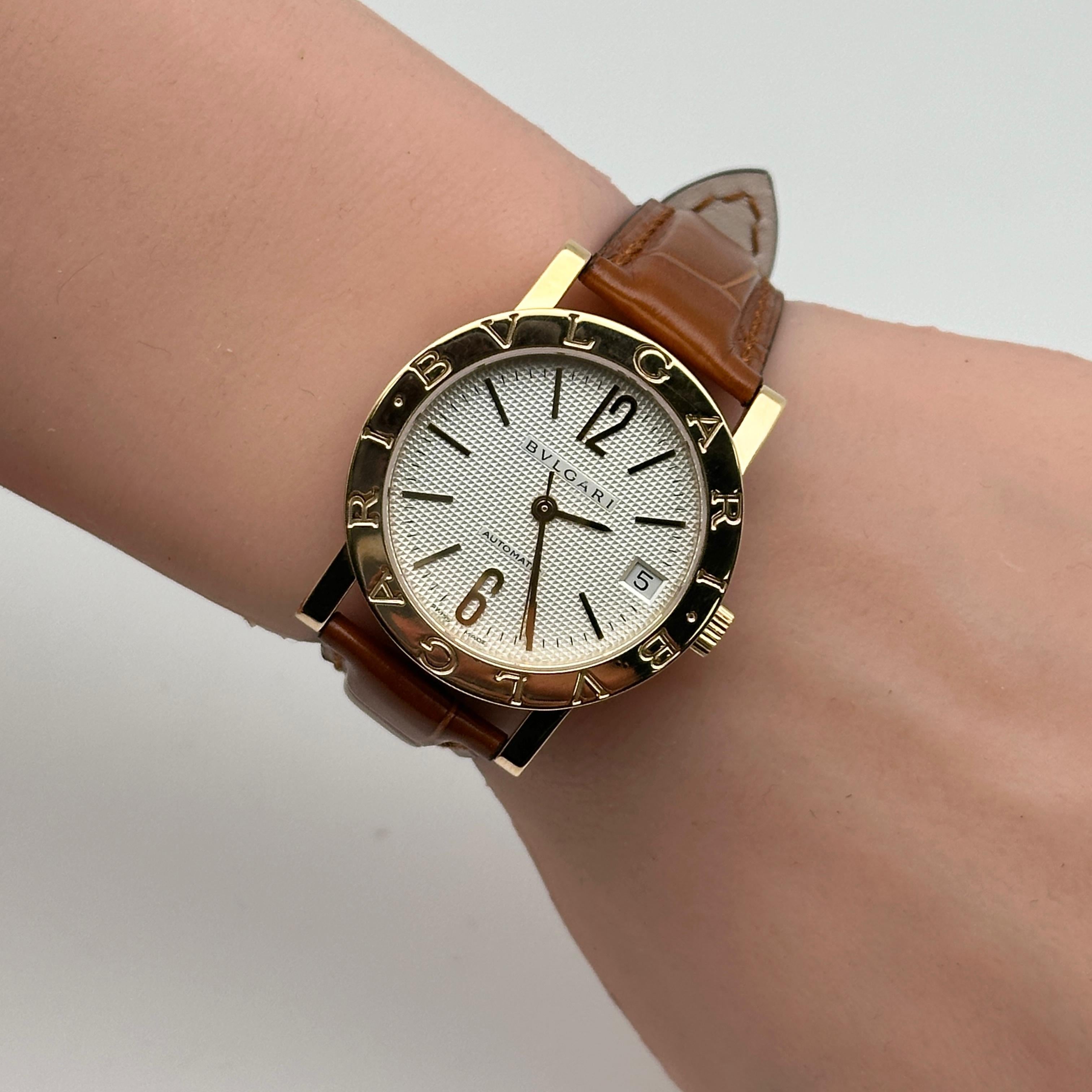 Bvlgari 18k Yellow Gold White Dial Leather Strap Automatic Watch BB33GL For Sale 4