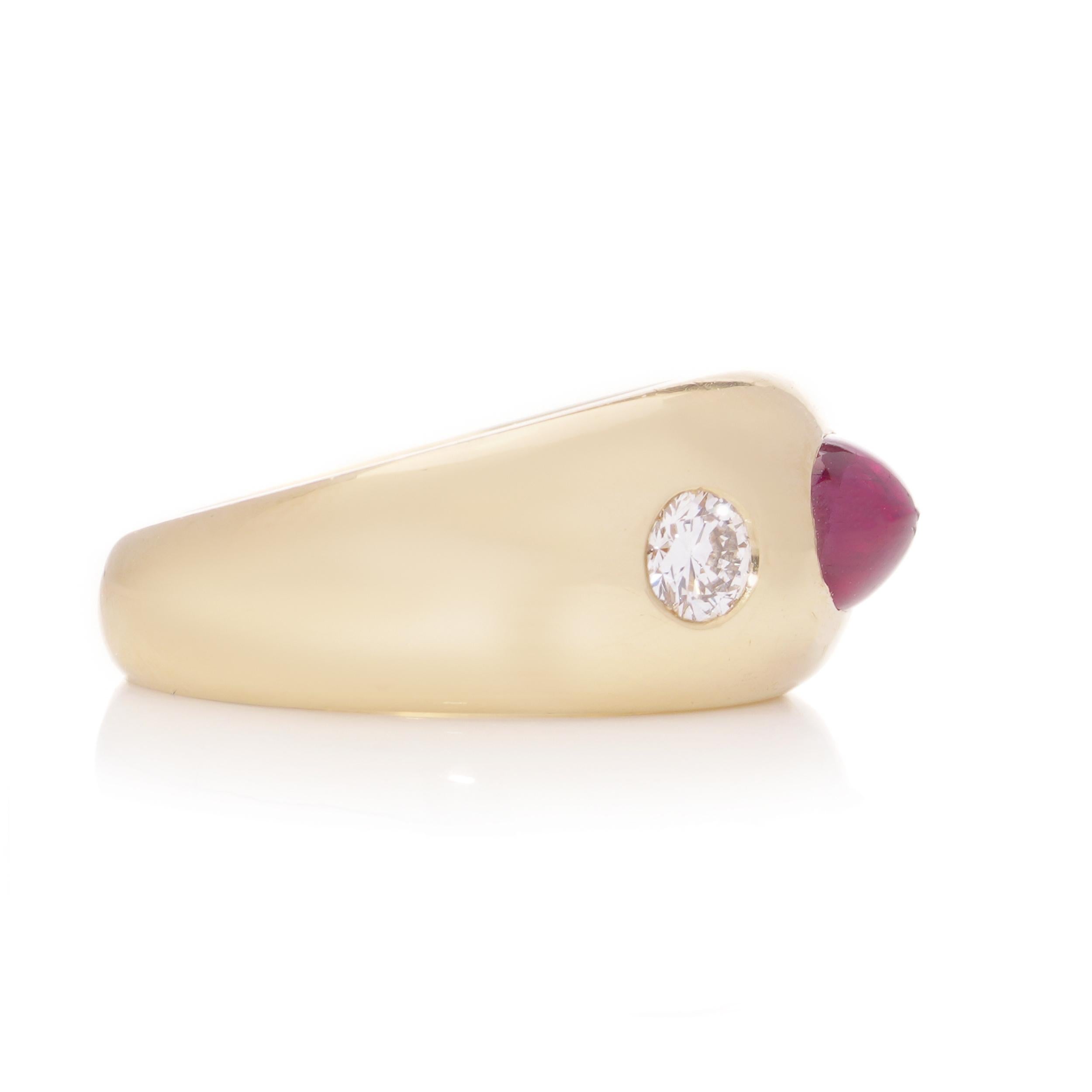 Bvlgari 18kt. gold three - stone Burma Cabochon ruby and diamond ring In Good Condition For Sale In Braintree, GB
