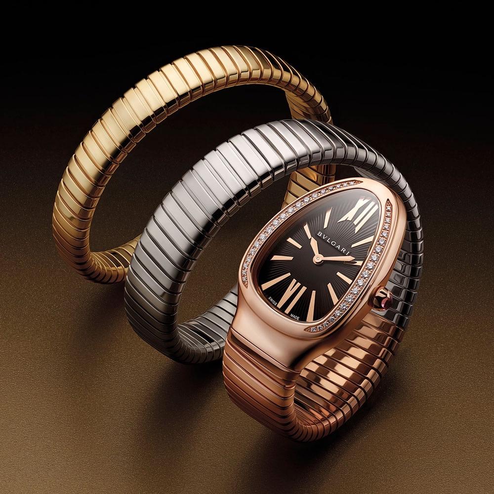 Merging two of the most iconic symbols of Bvlgari design, the Serpenti Tubogas watch coils the sinuosity of the snake with the contemporary soul of tubogas. Evoking both the sensual curves of a woman and the fluid shape of the serpent, the timepiece