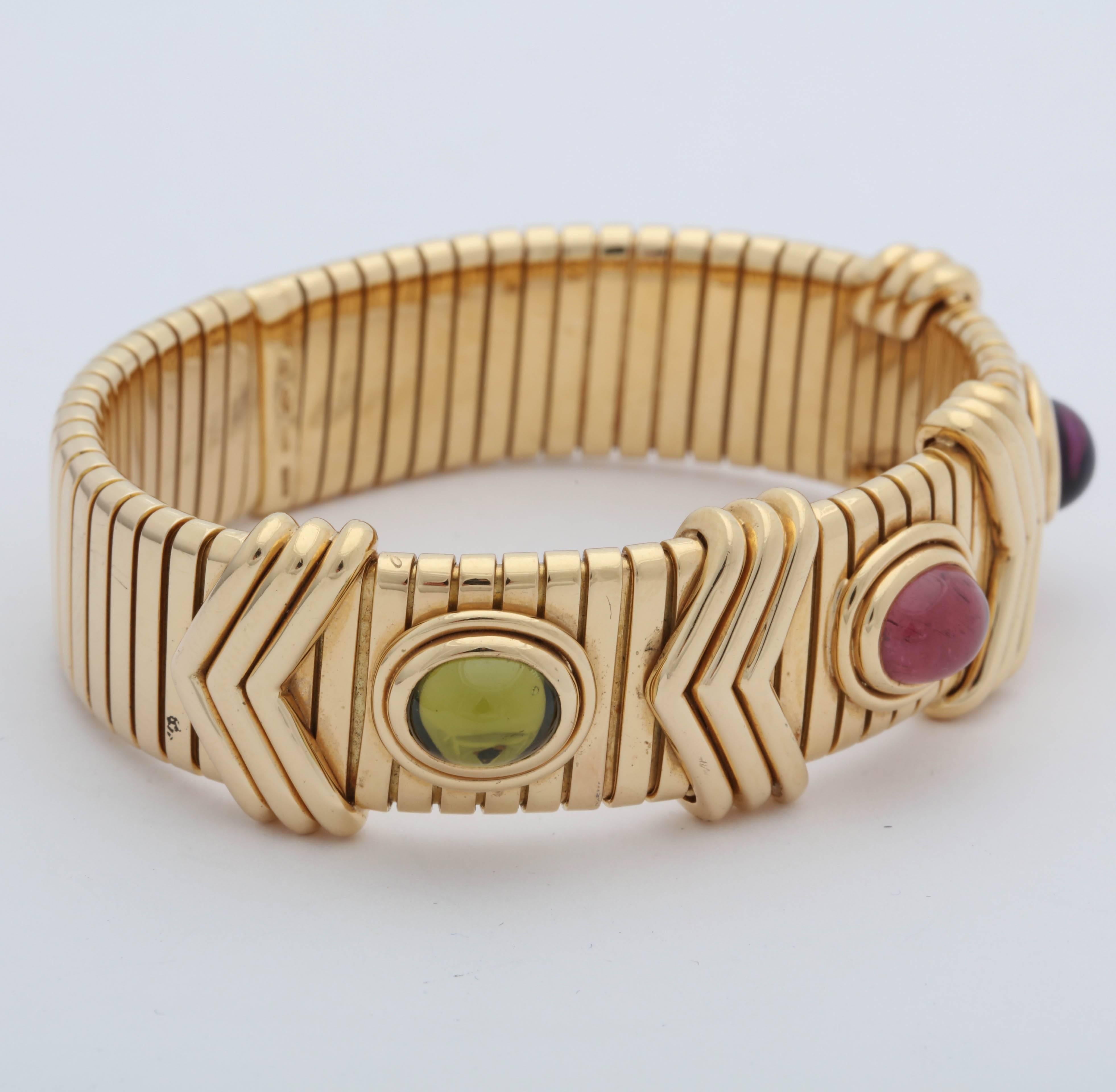 Bvlgari 1970s Cabochon Pink Tourmaline, Peridot and Amethyst Gold Cuff Bracelet In Good Condition In New York, NY