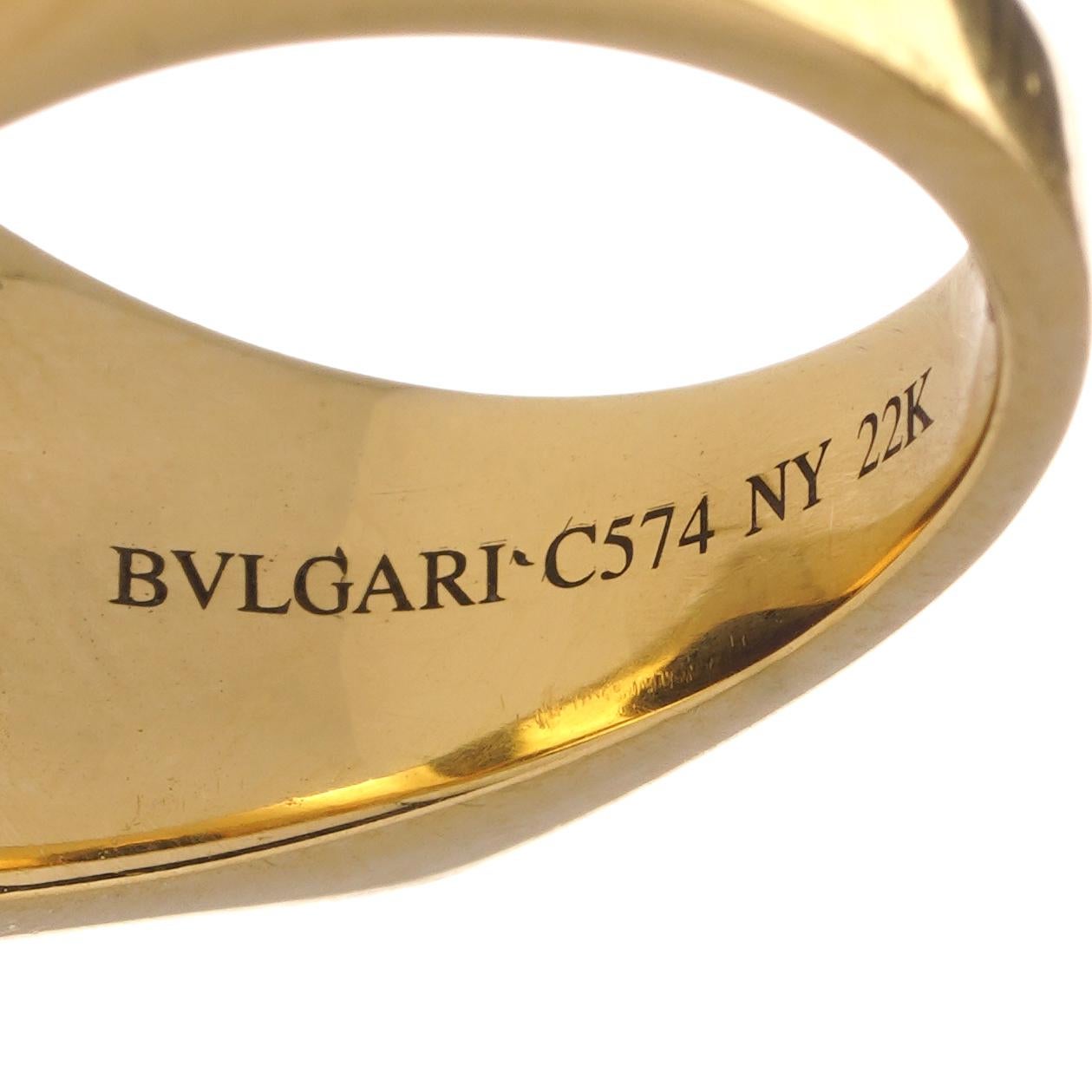Bvlgari 22kt. yellow gold geometric band ring set with an oval-cut amethyst For Sale 2