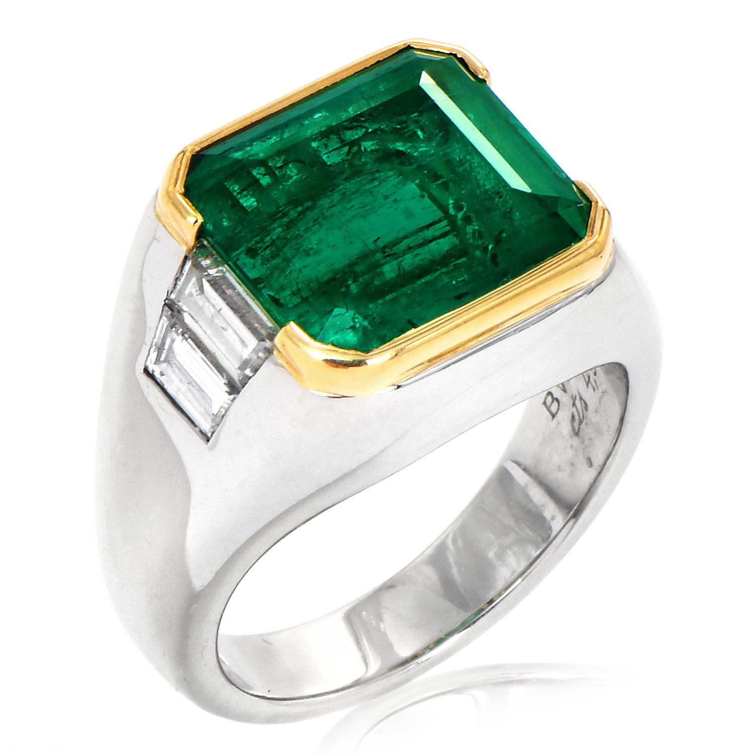 Modern Bvlgari 4.59cts Emerald Diamond Platinum Estate Pinky Bulgari Cocktail Ring For Sale