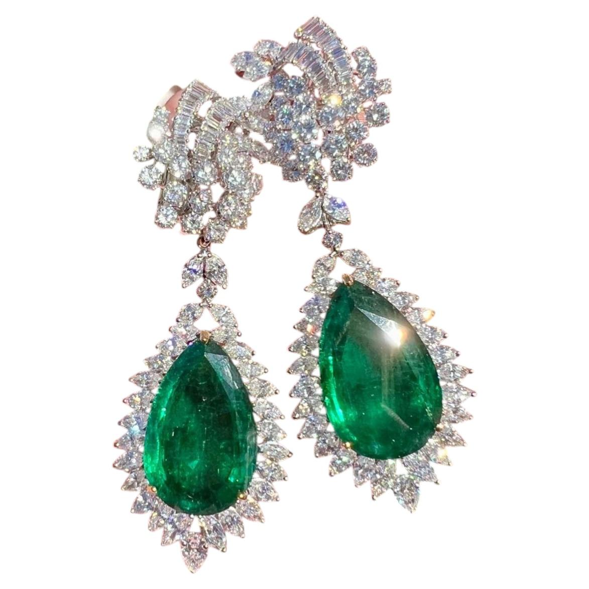 BVLGARI Orecchini da giorno e da notte con smeraldo e diamante da 60,00 carati GIA Cert e 32,00 carati