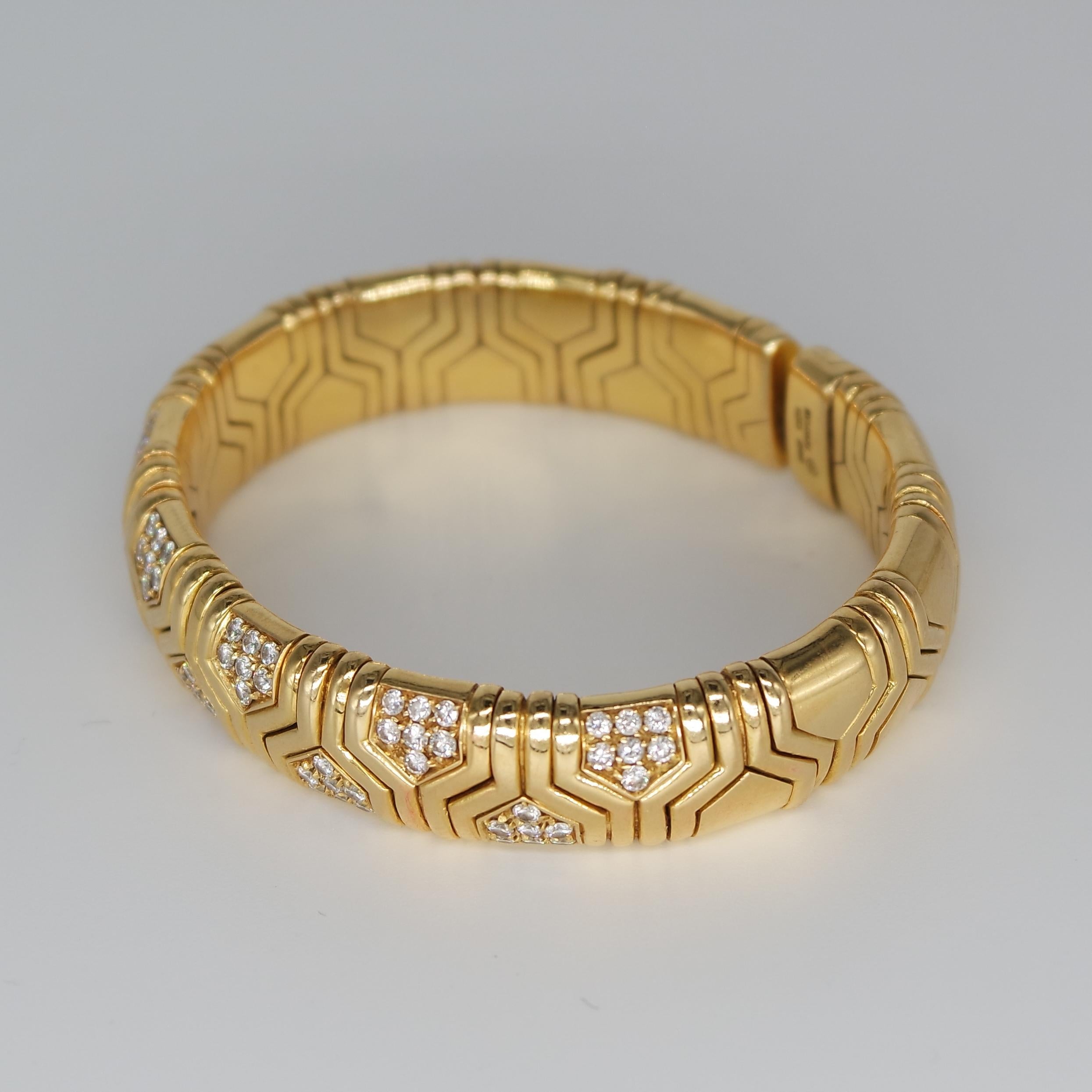 Round Cut Bvlgari Alveare Bracelet in 18 Karat Yellow Gold and 1.40 Carats Diamonds