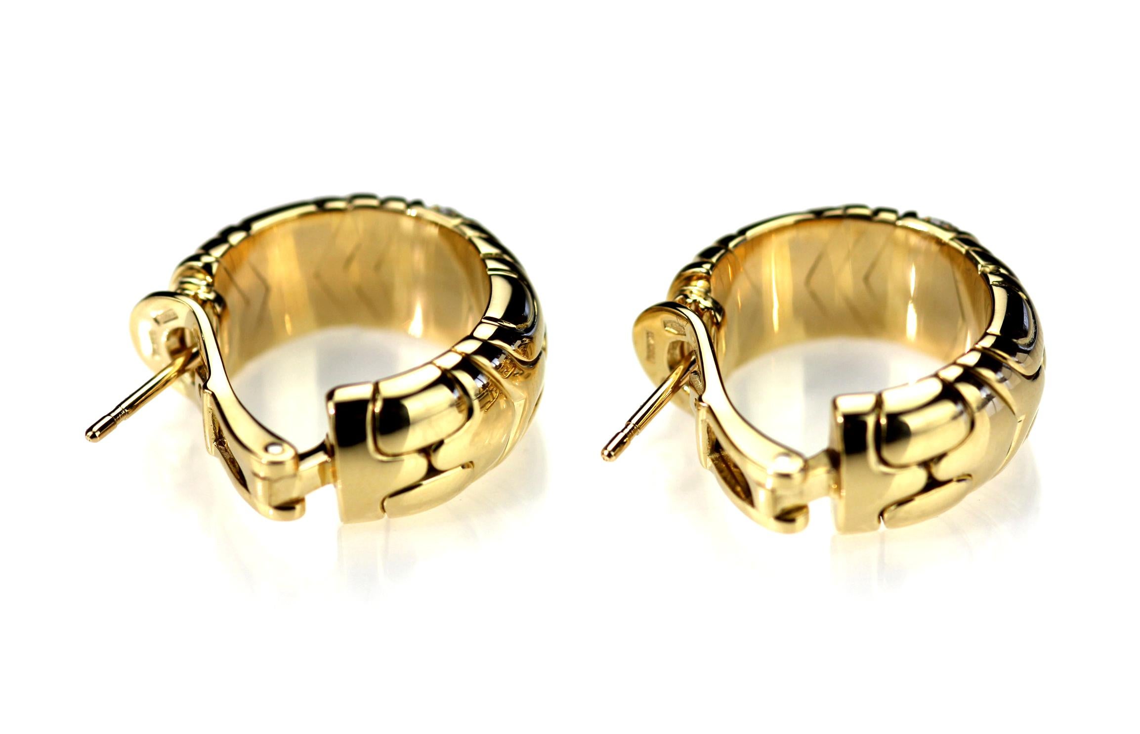 Bvlgari Alveare, Retro Diamond Hoop Earrings in 18 Karat Yellow Gold Lever-Back In Excellent Condition In London, GB