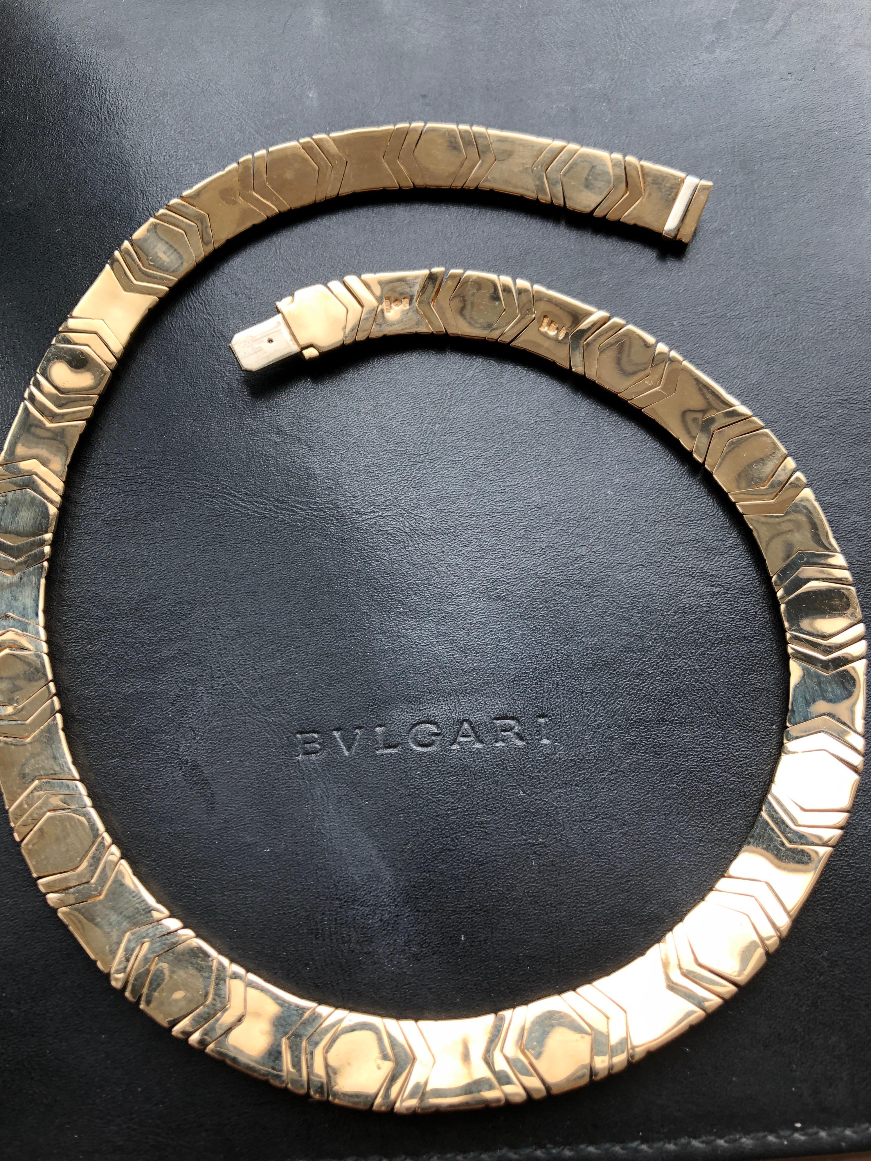 Bvlgari Alveare Vintage 18 karat Yellow Gold Choker Necklace, Original Envelope In Good Condition In Houston, TX