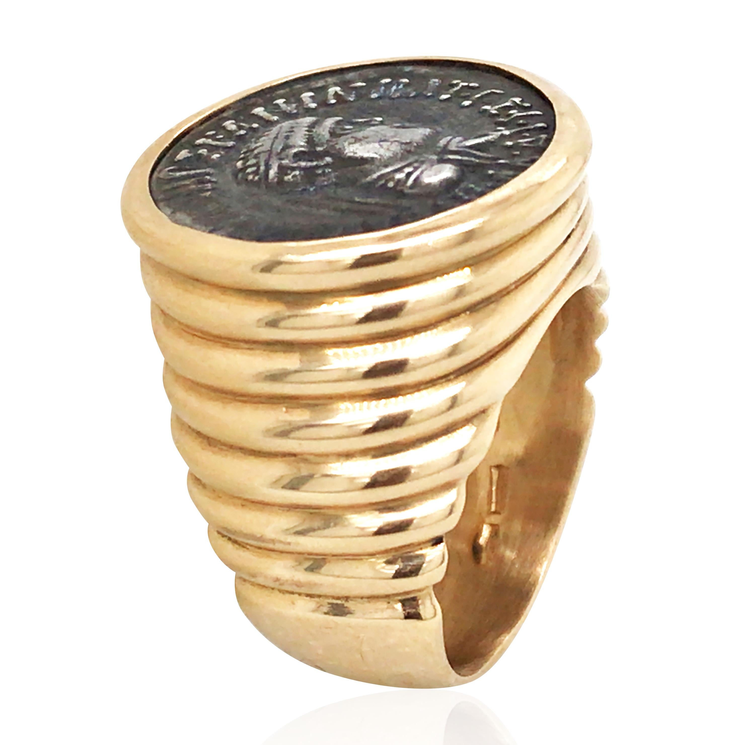 Bvlgari, Antique Coin Gold Ring
Ring size: 5.5
Weight: 19.25 grams
Measurement: 1.8cm coin diameter
Stamp: “APOLLO”“750”