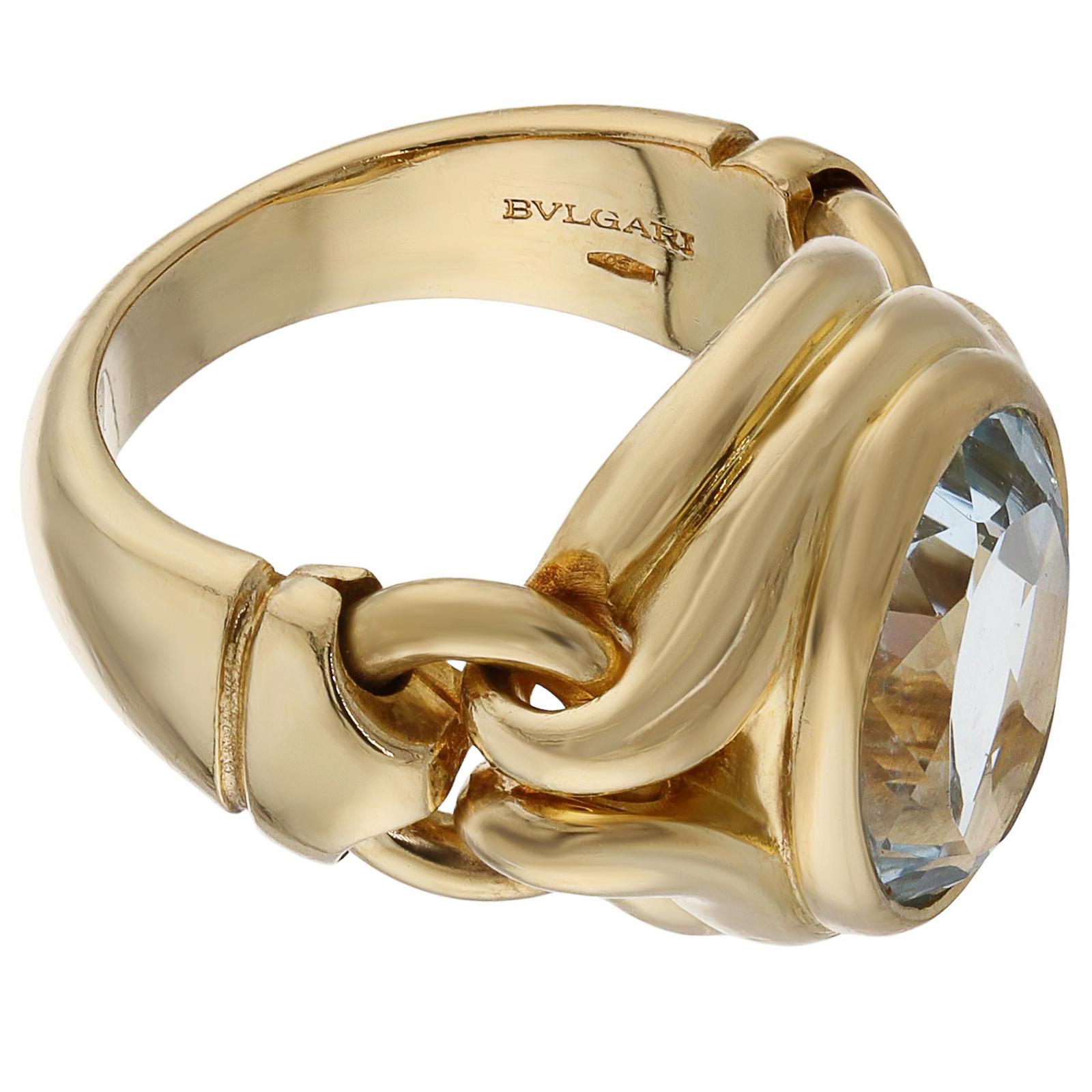 BVLGARI Aquamarine 18k Yellow Gold Ring  In Excellent Condition For Sale In New York, NY
