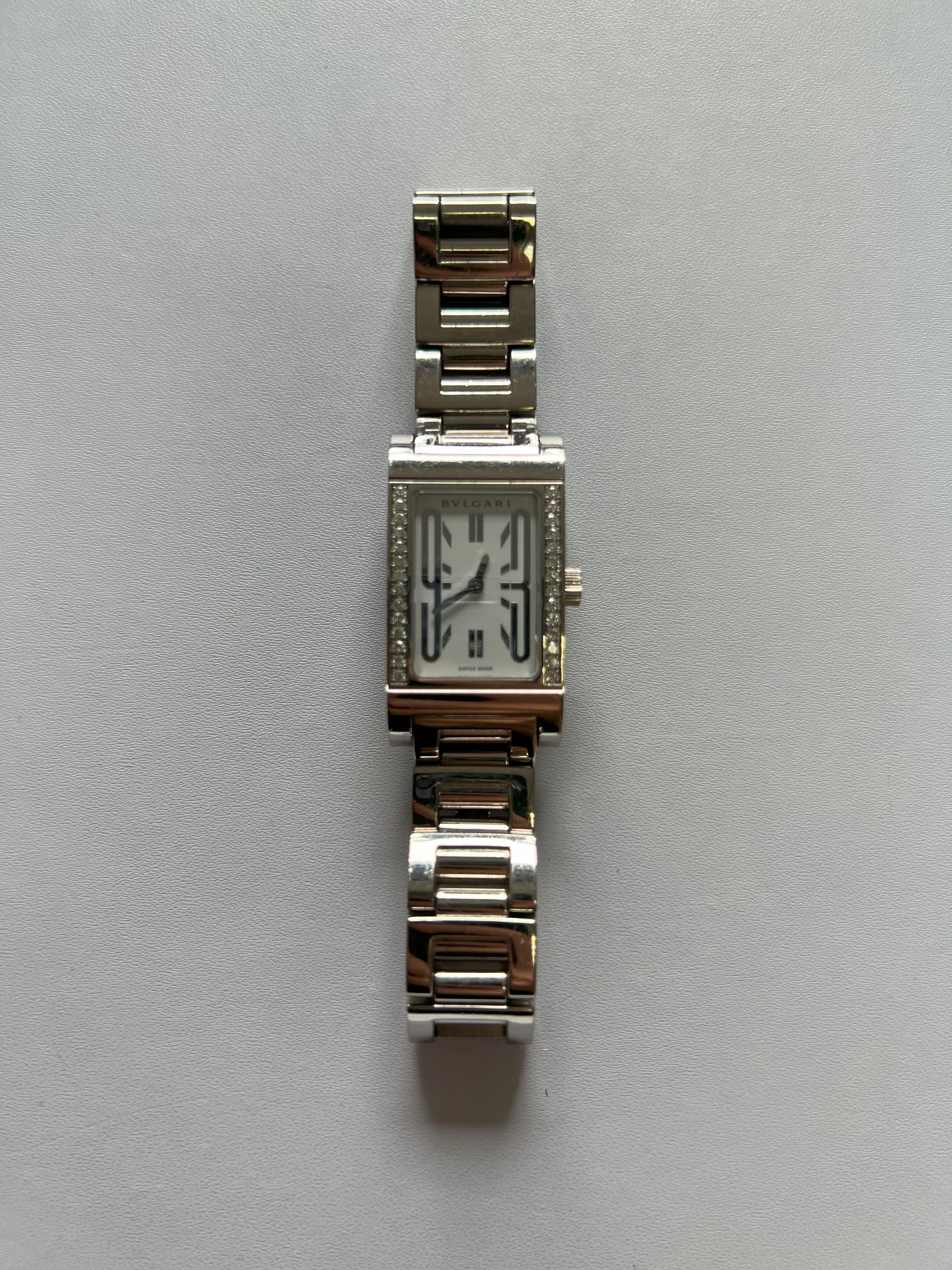 Bvlgari Assioma Watch - 18K White Gold - 7 inches length - 113 Grams
Pre-Owned
Great Condition
Quartz Movement
Back Dial has 3 hallmarks, OR, 750, 18K, BVLGARI, Rettangolo, RT W39 G, L668
Please see all photos and videos attached for it 