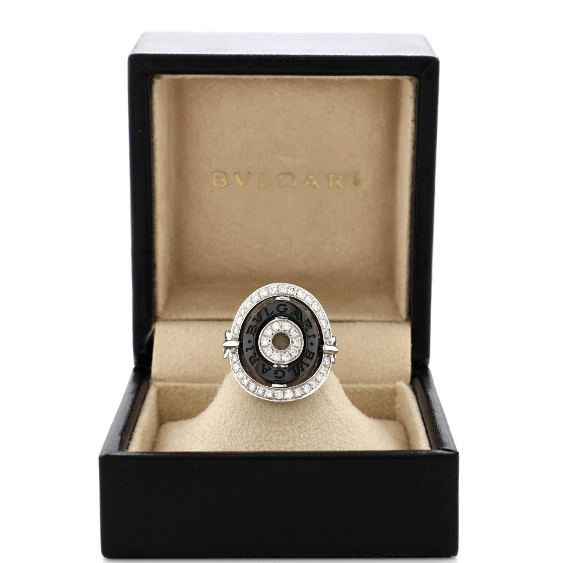 Condition: Great. Minor wear throughout.
Accessories: No Accessories
Measurements: Size: 6, Width: 3.00 mm
Designer: Bvlgari
Model: Astrale Cerchi Shield Ring 18K White Gold with Diamonds and Ceramic
Exterior Color: White Gold
Item Number: 219840/22