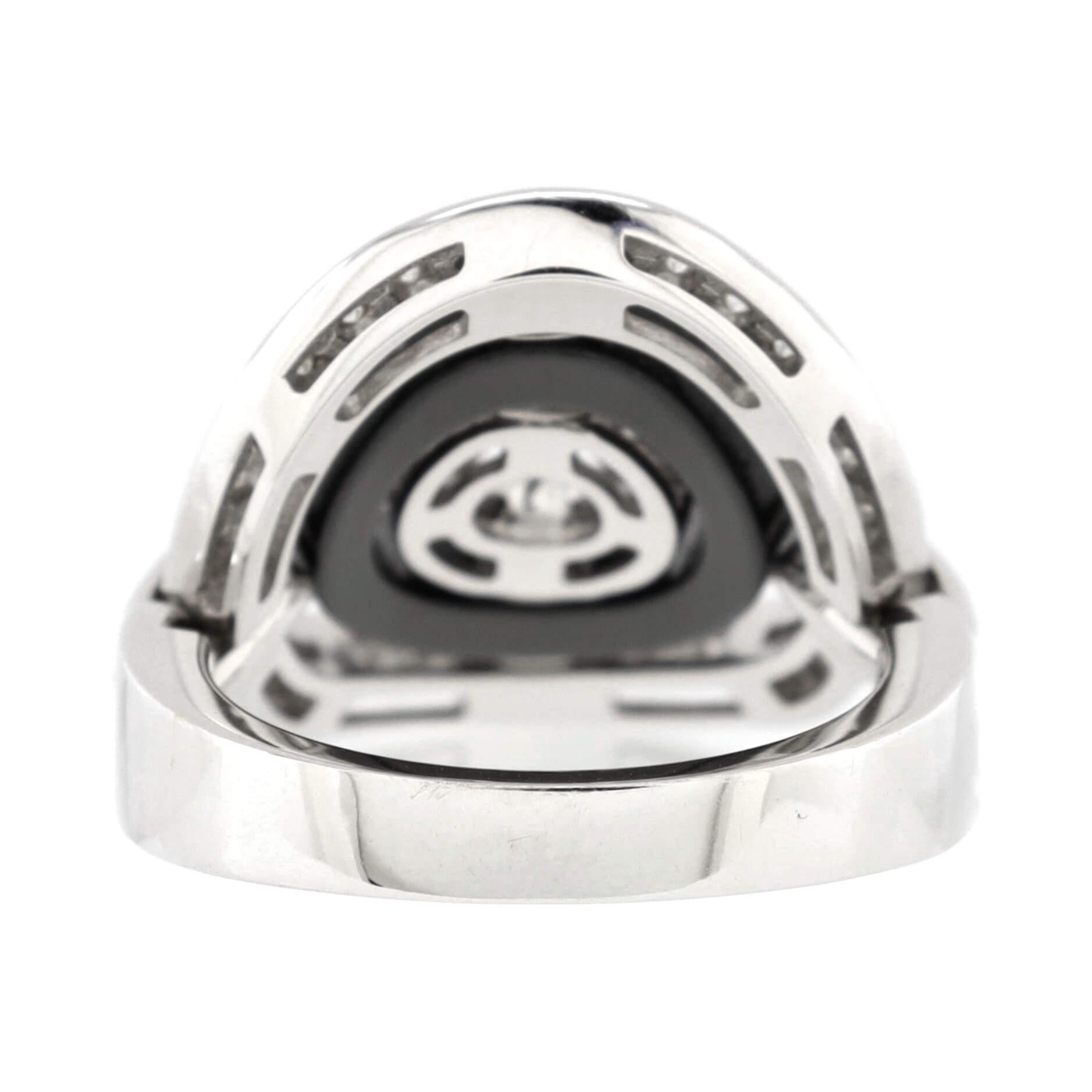 Bvlgari Astrale Cerchi Shield Ring 18K White Gold with Diamonds and Ceramic In Good Condition For Sale In New York, NY
