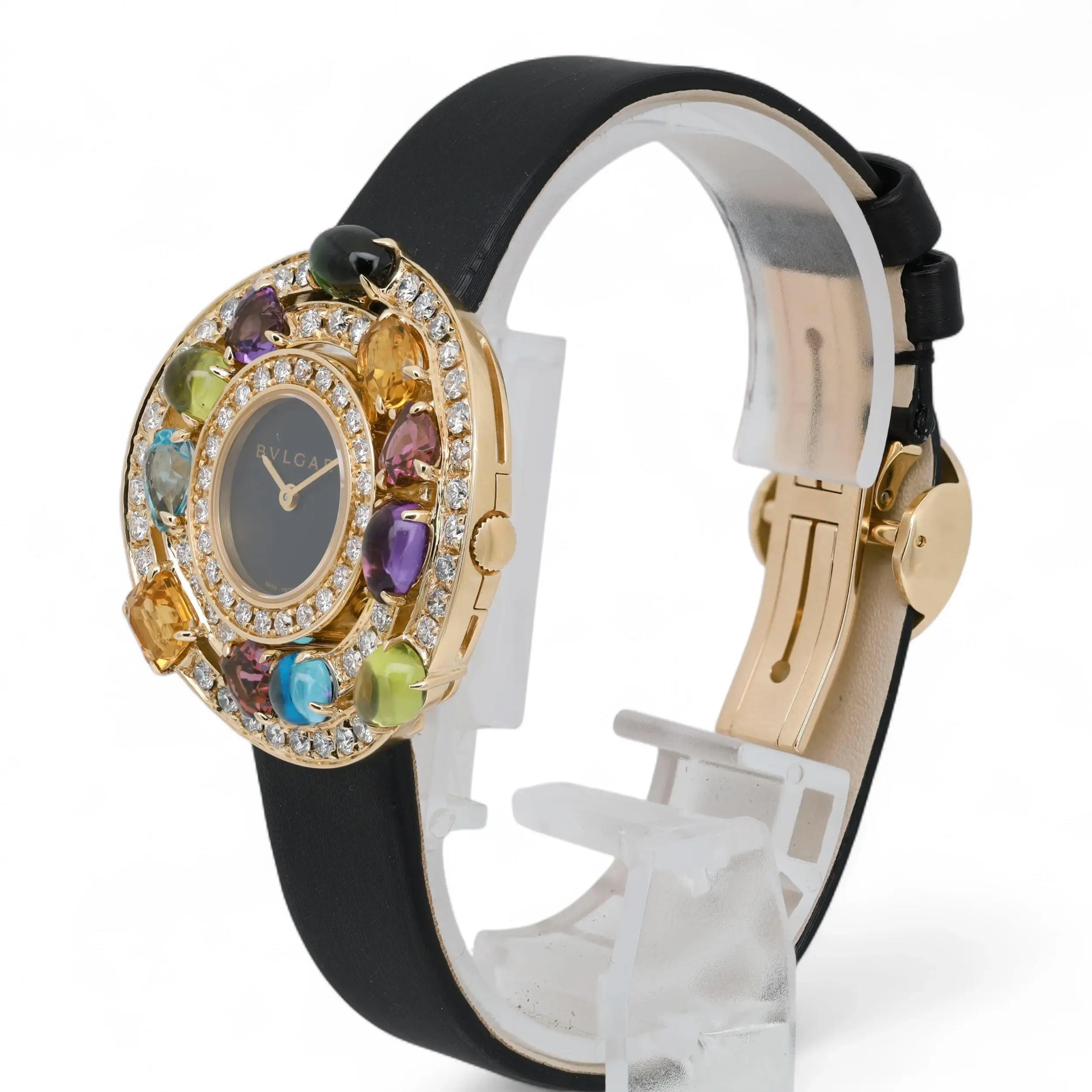 D'occasion et en excellent état. Bande non usée. Pas de boîte ni de papiers d'origine. Boîte chronostore de 2 ans.

Informations générales

Marque : Bvlgari

Modèle : Asutorare

Numéro de modèle : AE36G

Type : Montre-bracelet

Département :