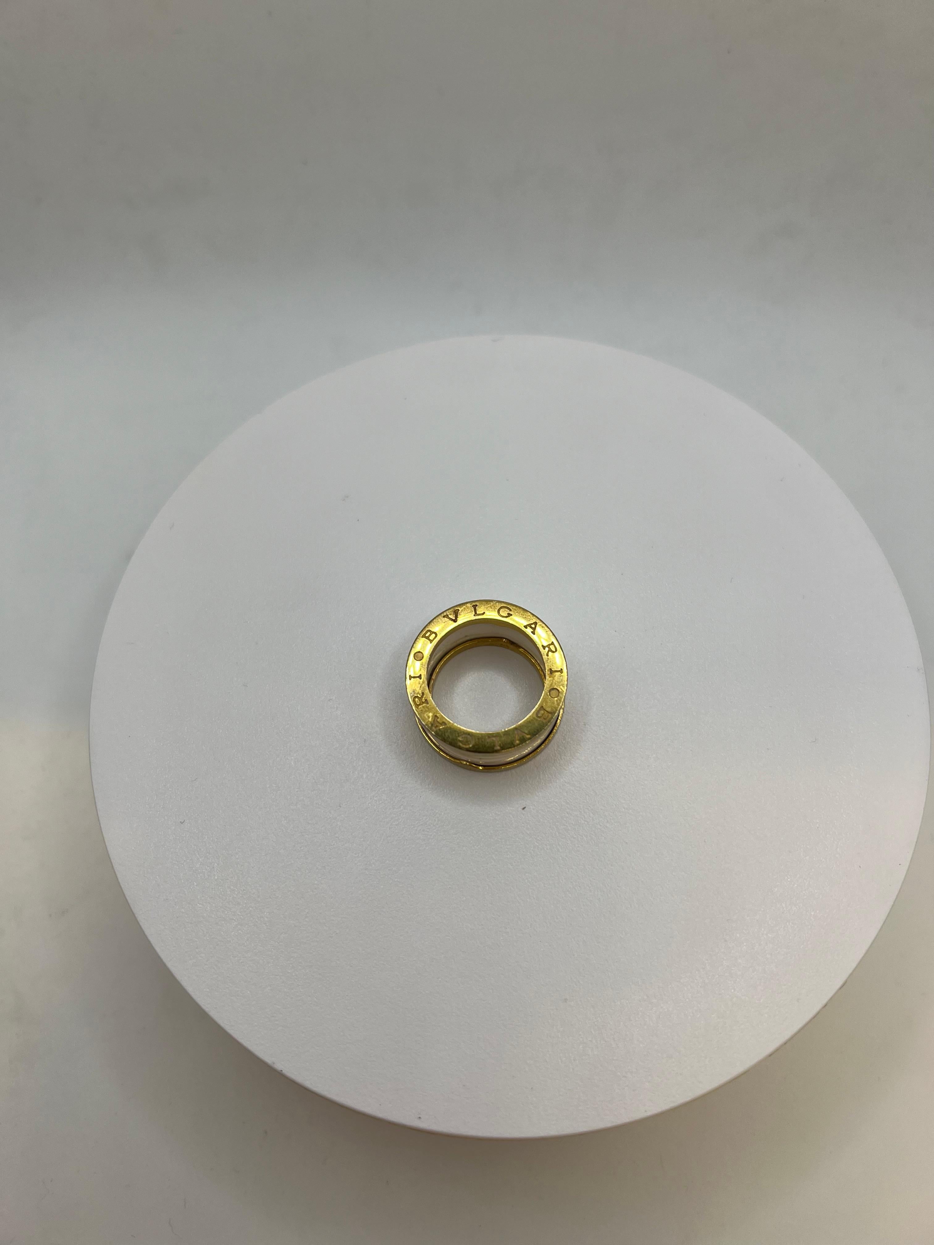 BVLGARI B. Zero 1 White Ceramic Ring 18-kt Size 6.5 In Excellent Condition In New York, NY
