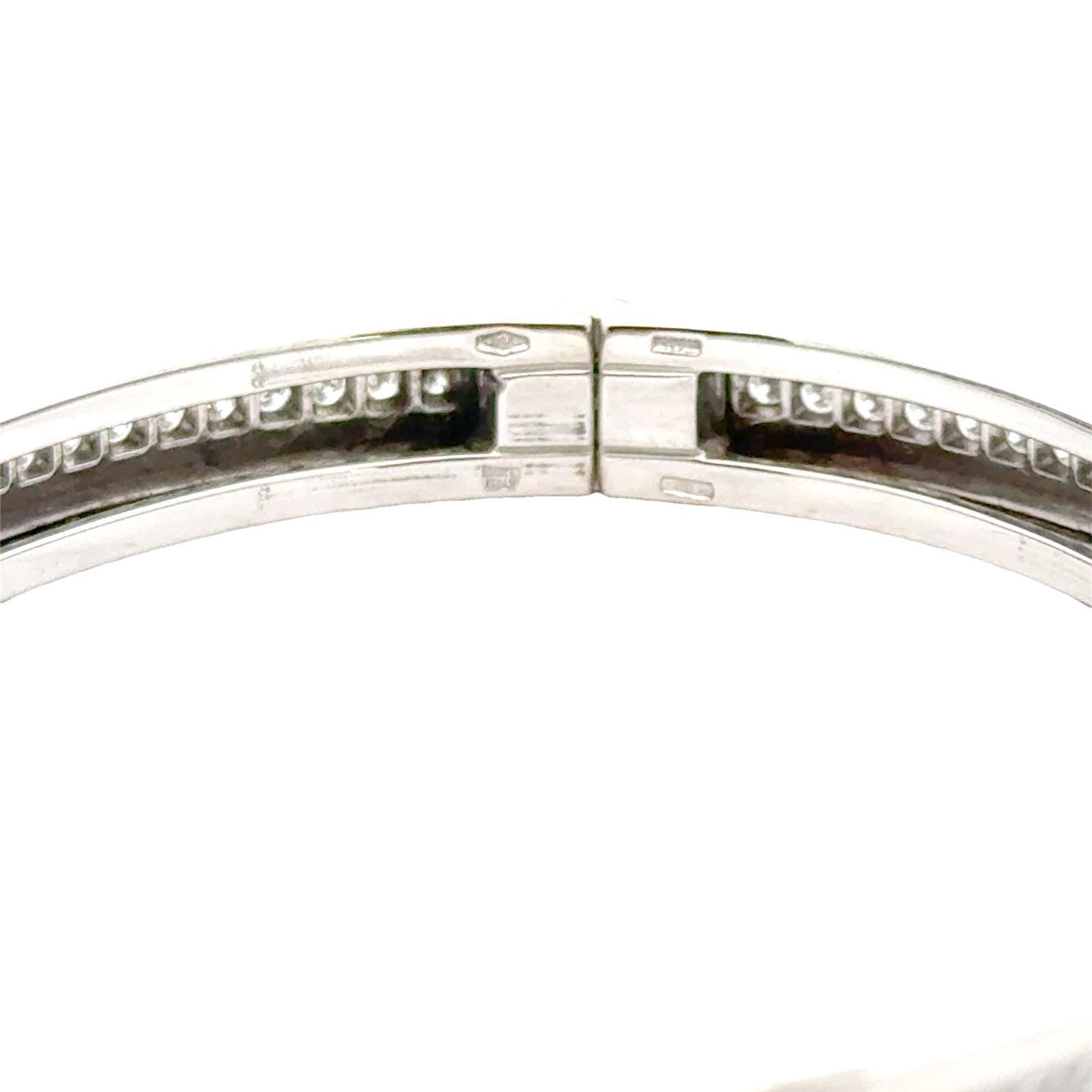 Bvlgari B Zero1 Bracelet jonc moderne à charnières en or blanc 18 carats et diamants en vente 1